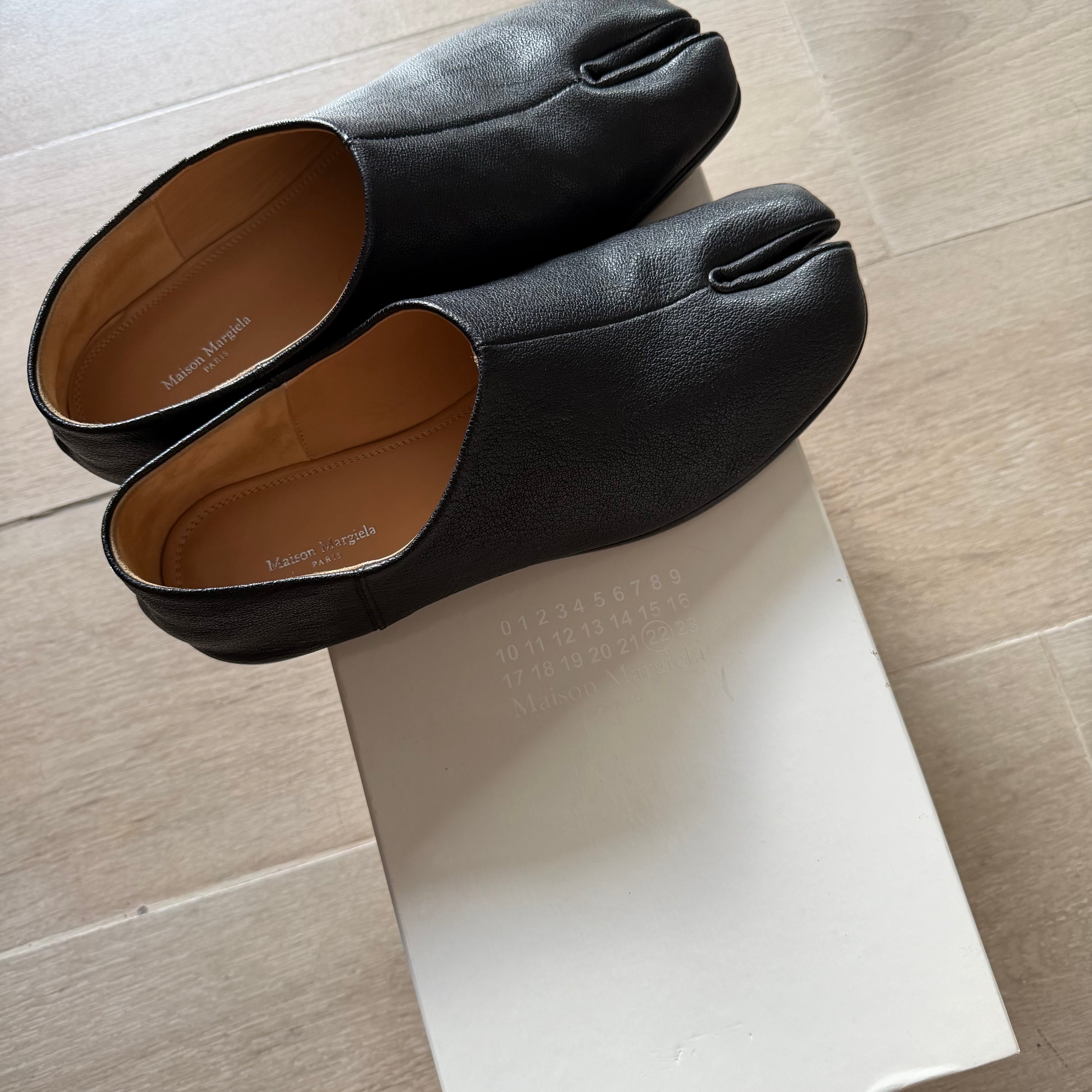 Maison Margiela Tabi Babouche Black