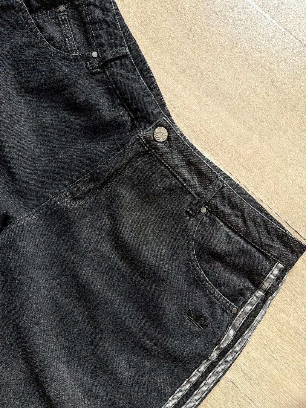 adidas Originals Faded 3-Stripes Baggy Jeans Black (36w)