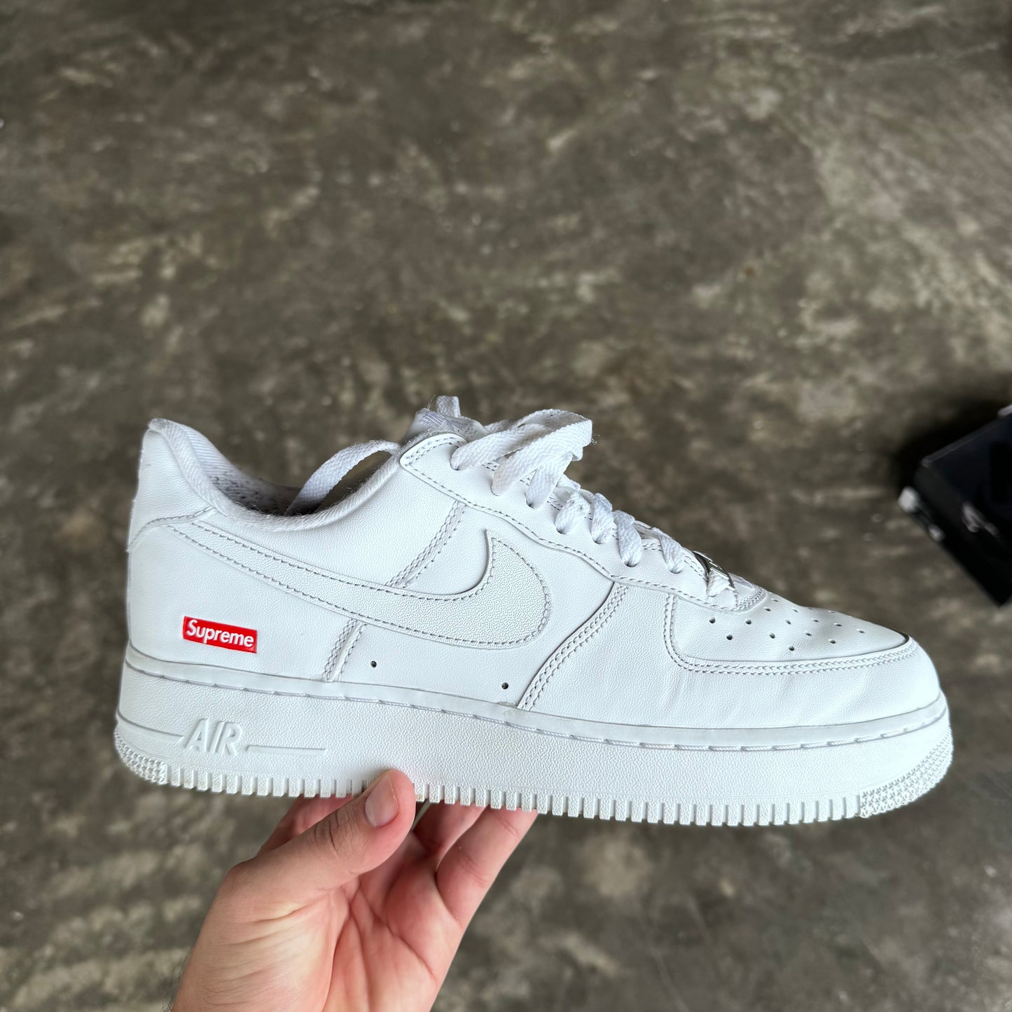 Nike Air Force 1 Low Supreme Triple White