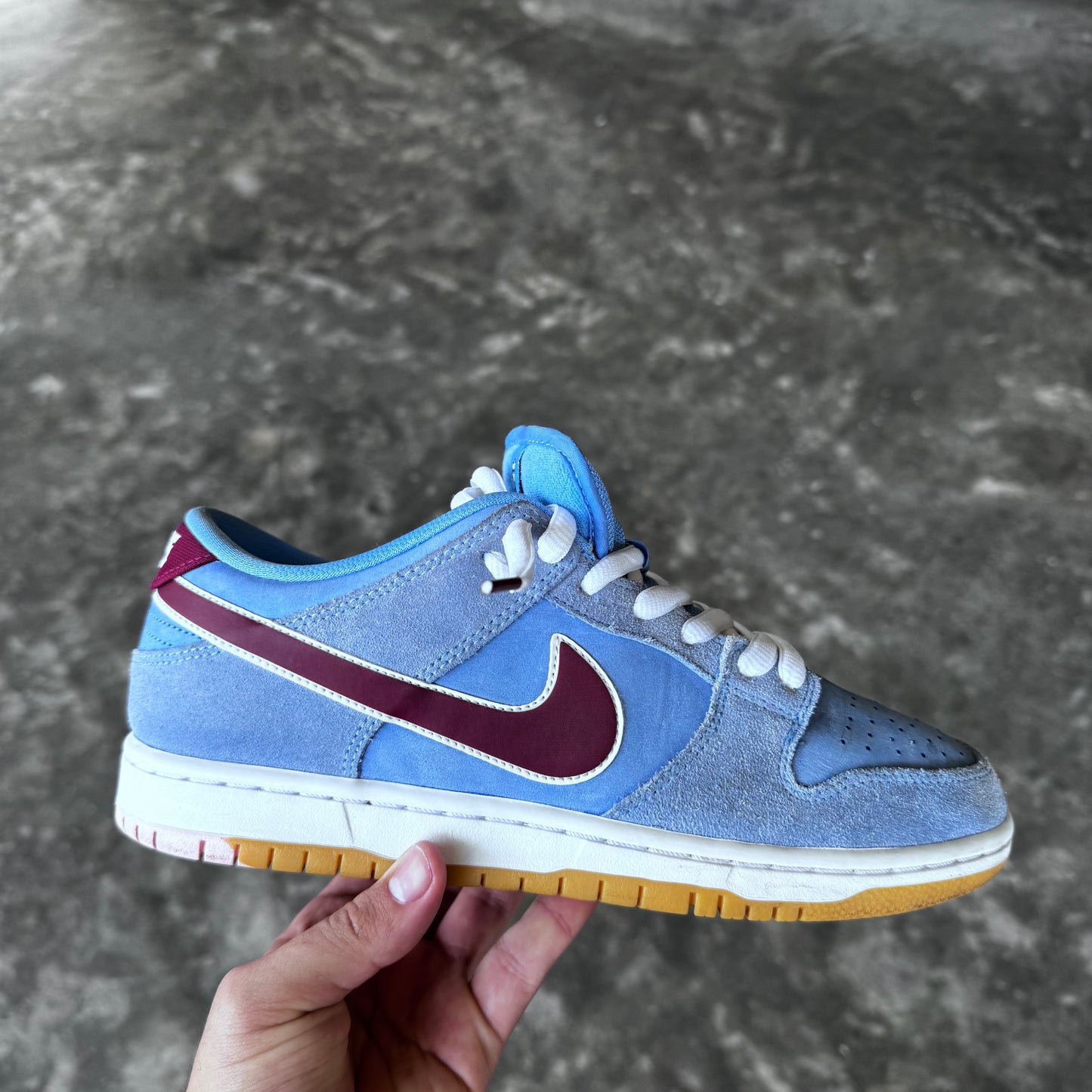 Nike SB Dunk Low Phillie