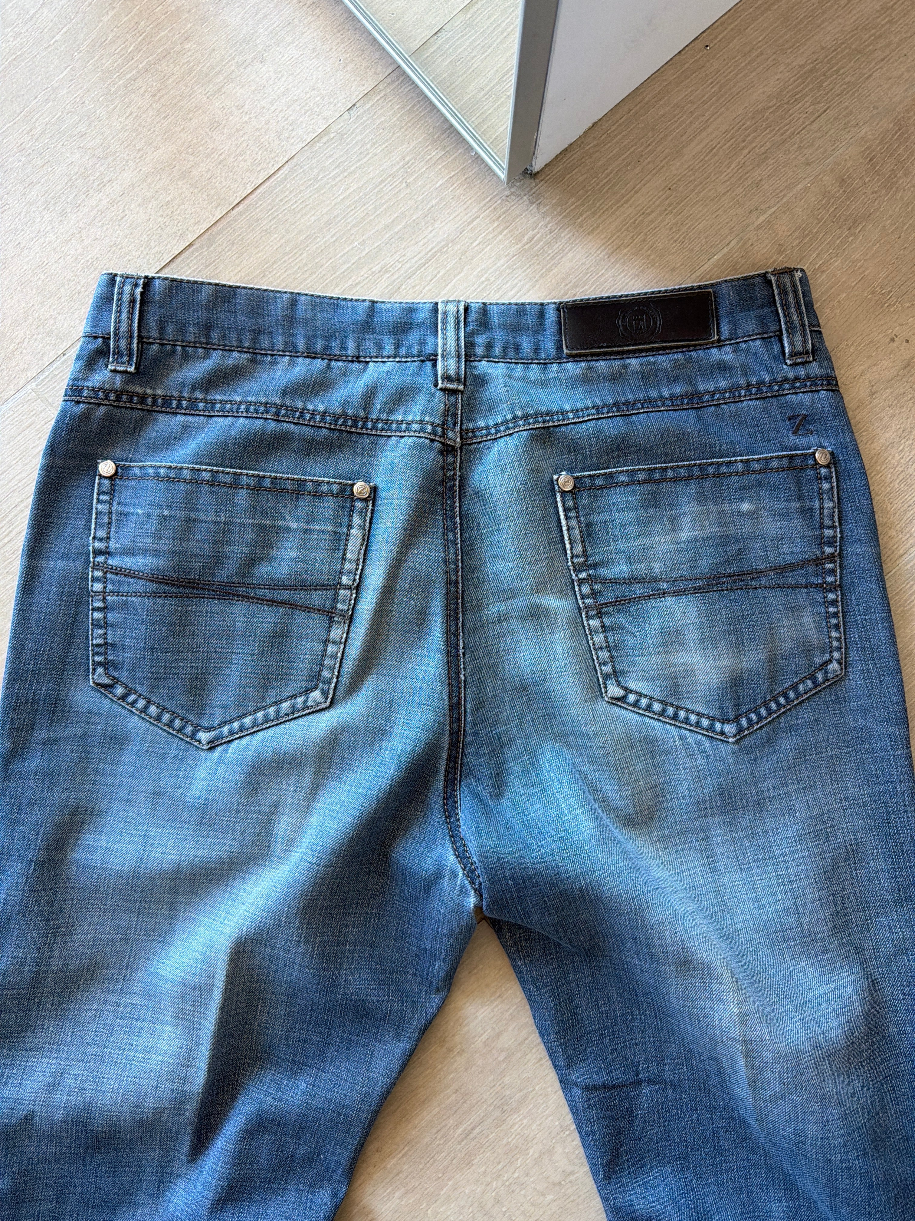 Ermenegildo Zegna Classic Fit Bootcut Jeans