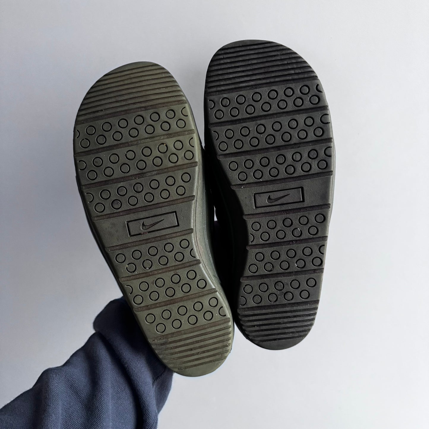 Nike Offline Slip-On Army Olive Ortophedic
