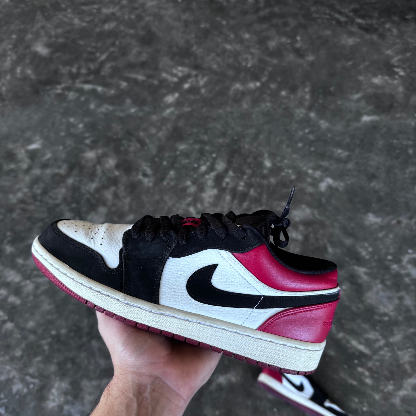 Jordan 1 Low Black Red