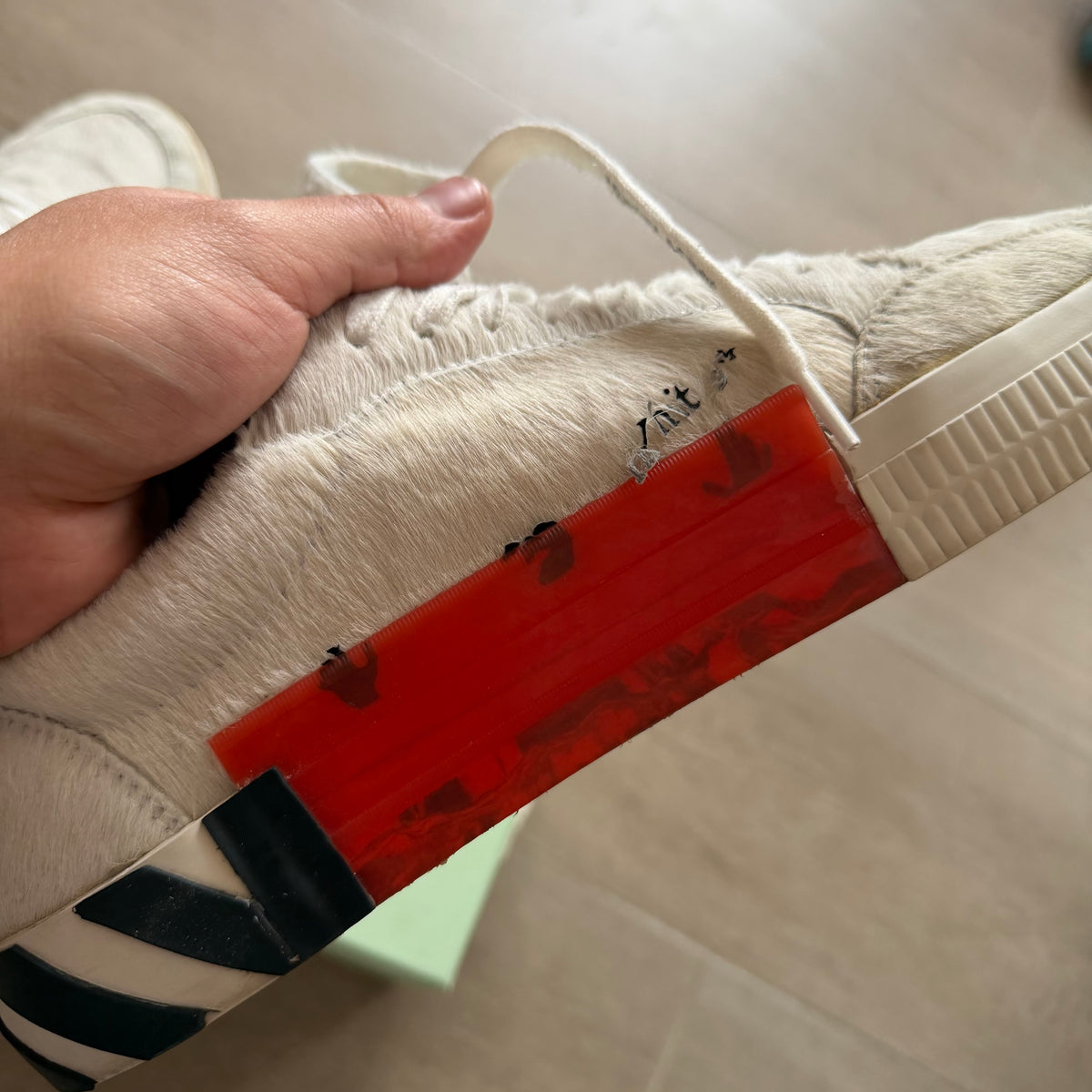 Off-White Vulcanized Low Top Sneakers White/Black (44EU)