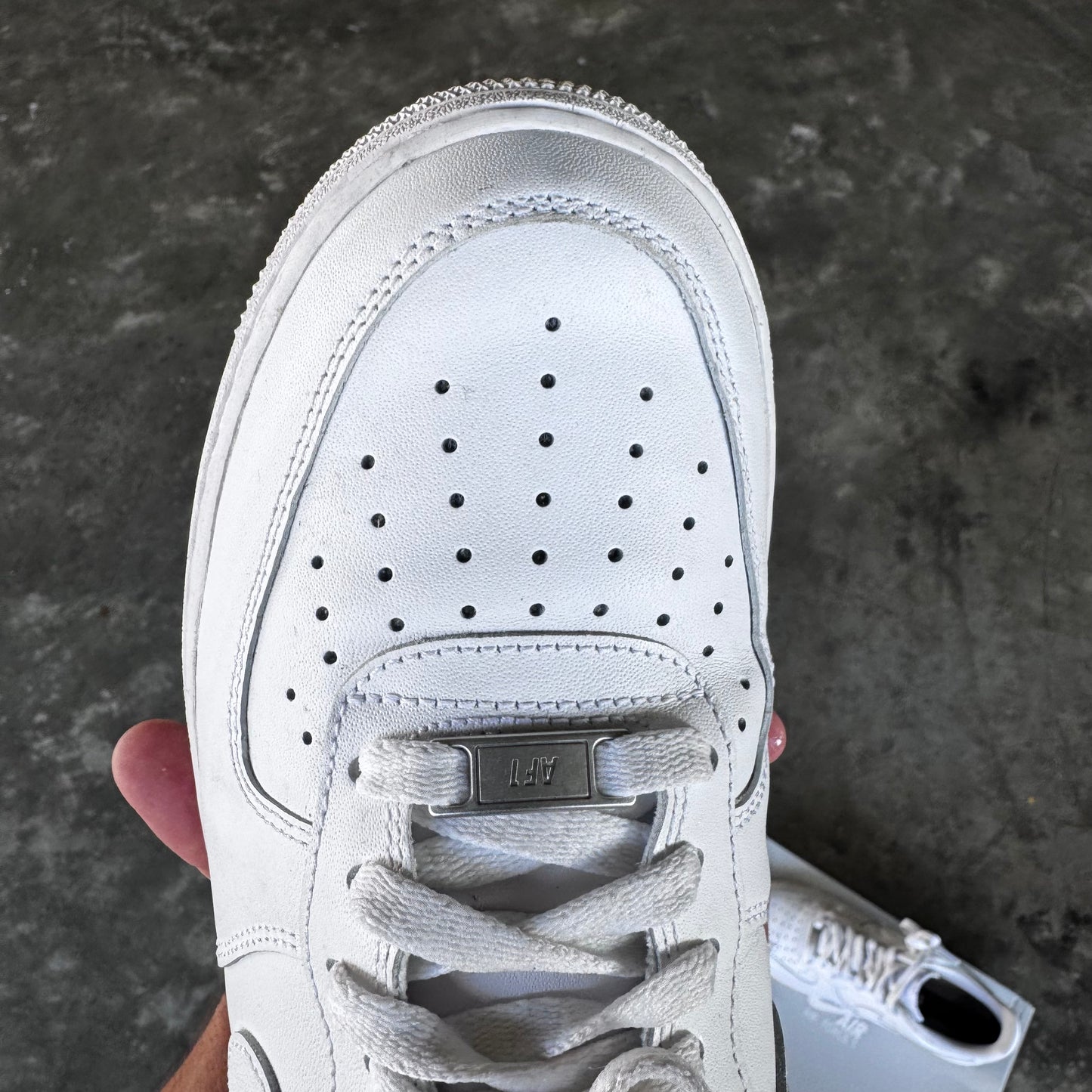 Nike Air Force 1 07’ Triple White 10US