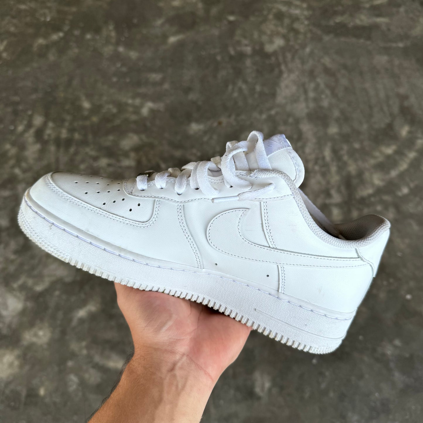 Nike Air Force 1 07’ Triple White