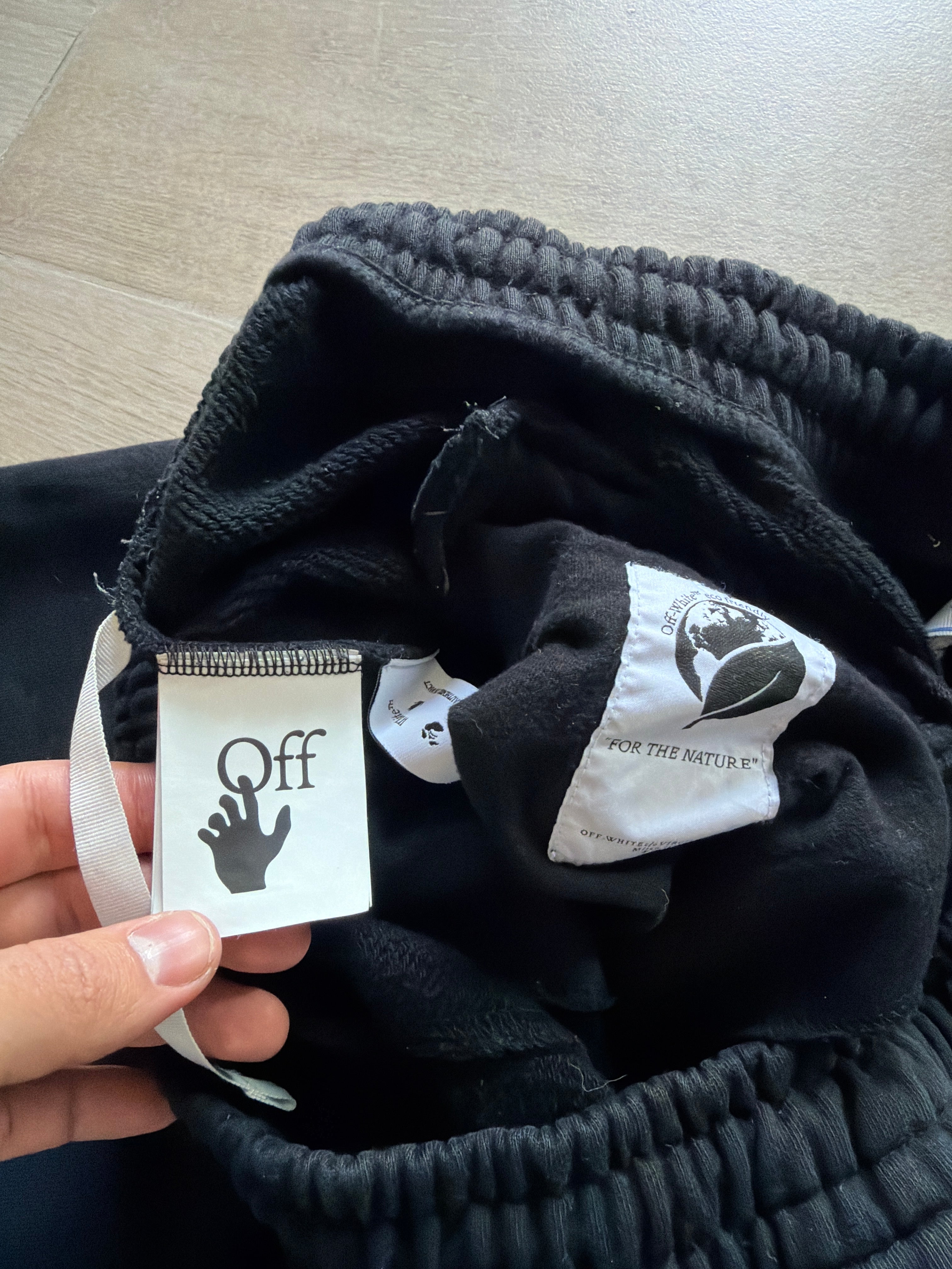 Off-White Tornado Arrow Shorts Black
