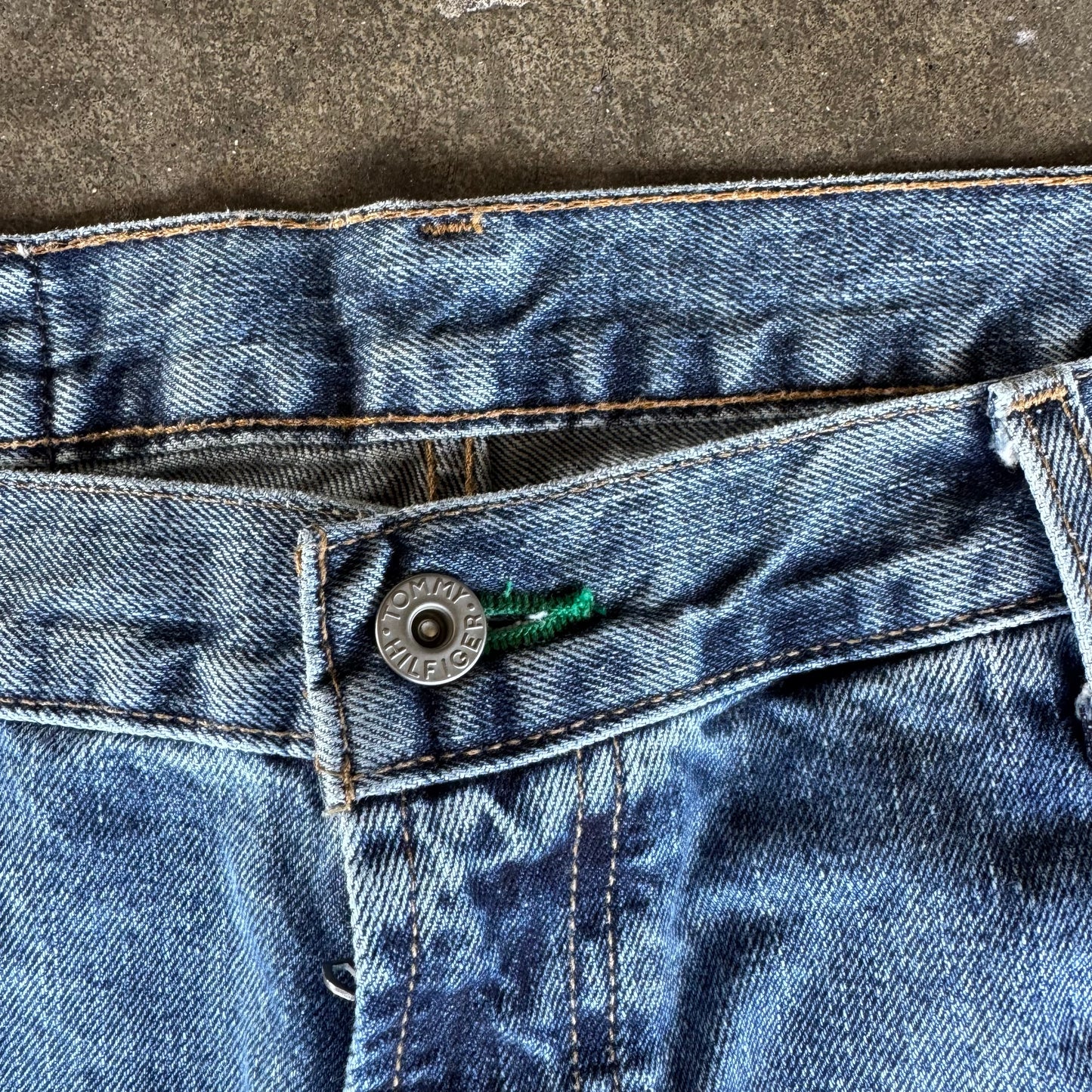 2000s Faded Tommy Hilfiger Baggy Jeans