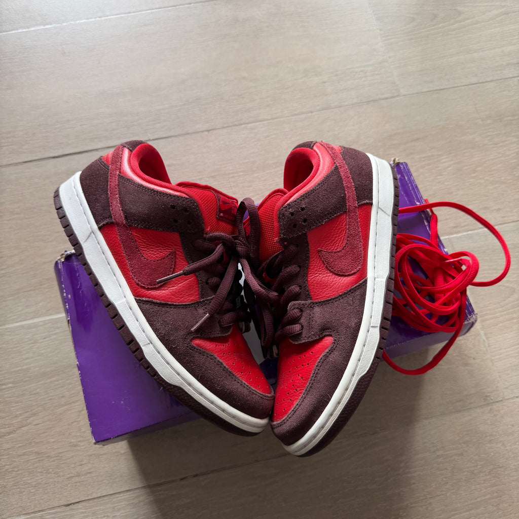 Nike SB Dunk Low Cherry (7.5US)