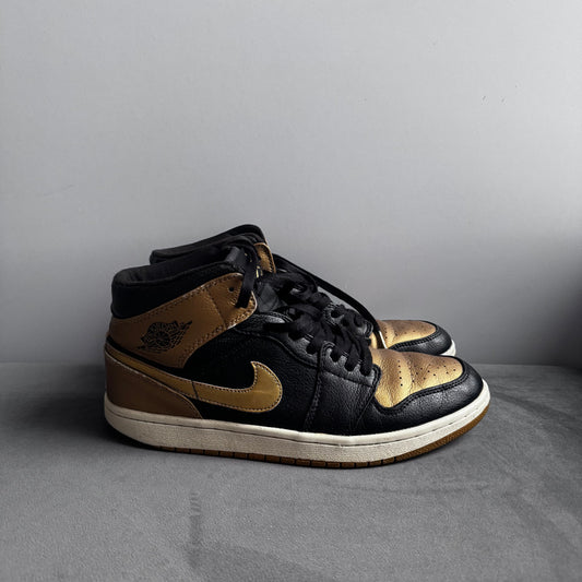 *Gratis* Jordan 1 Mid Black Metallic