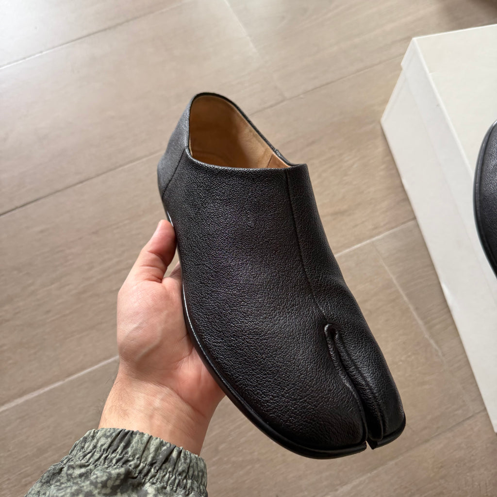 Maison Margiela Tabi Babouche Black