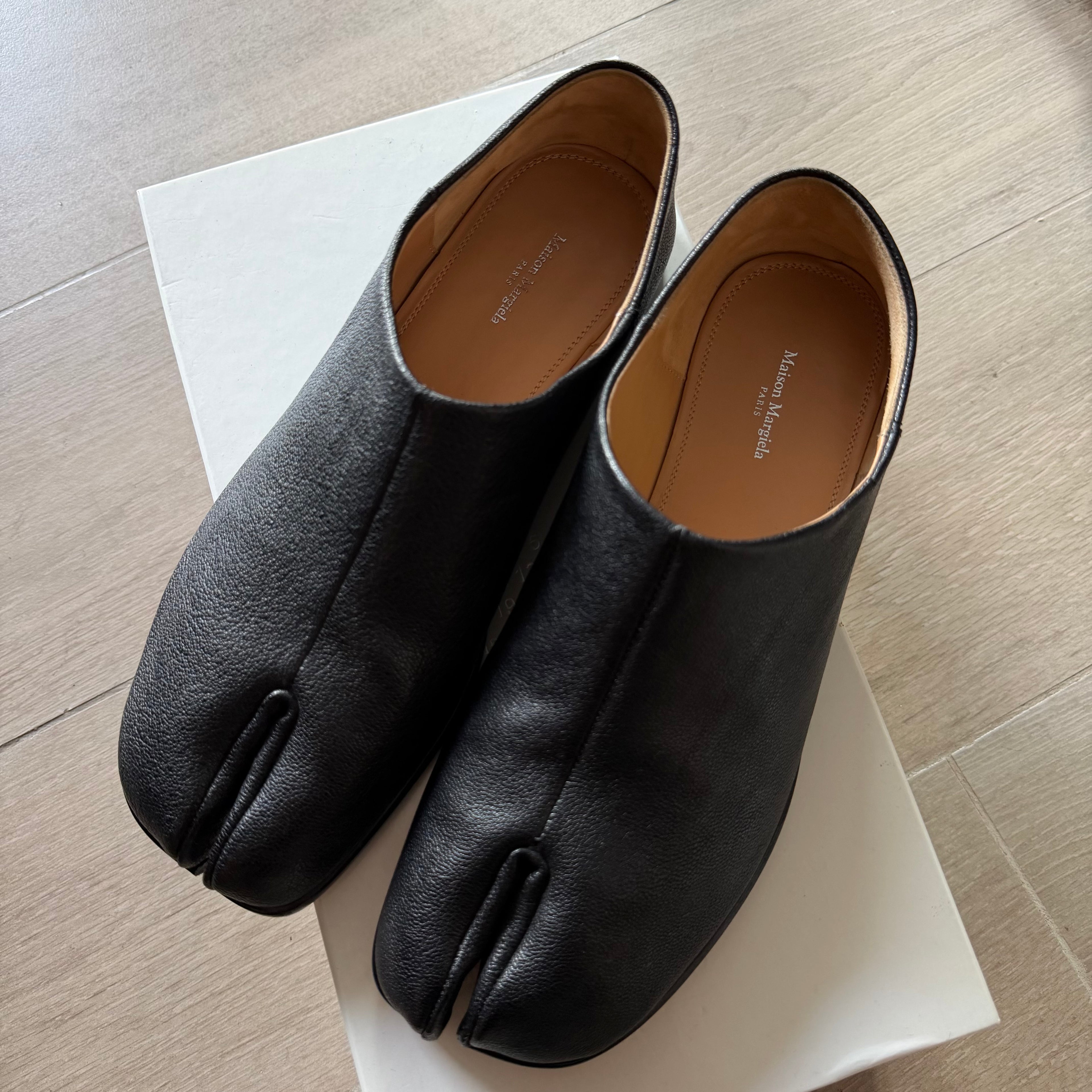 Maison Margiela Tabi Babouche Black