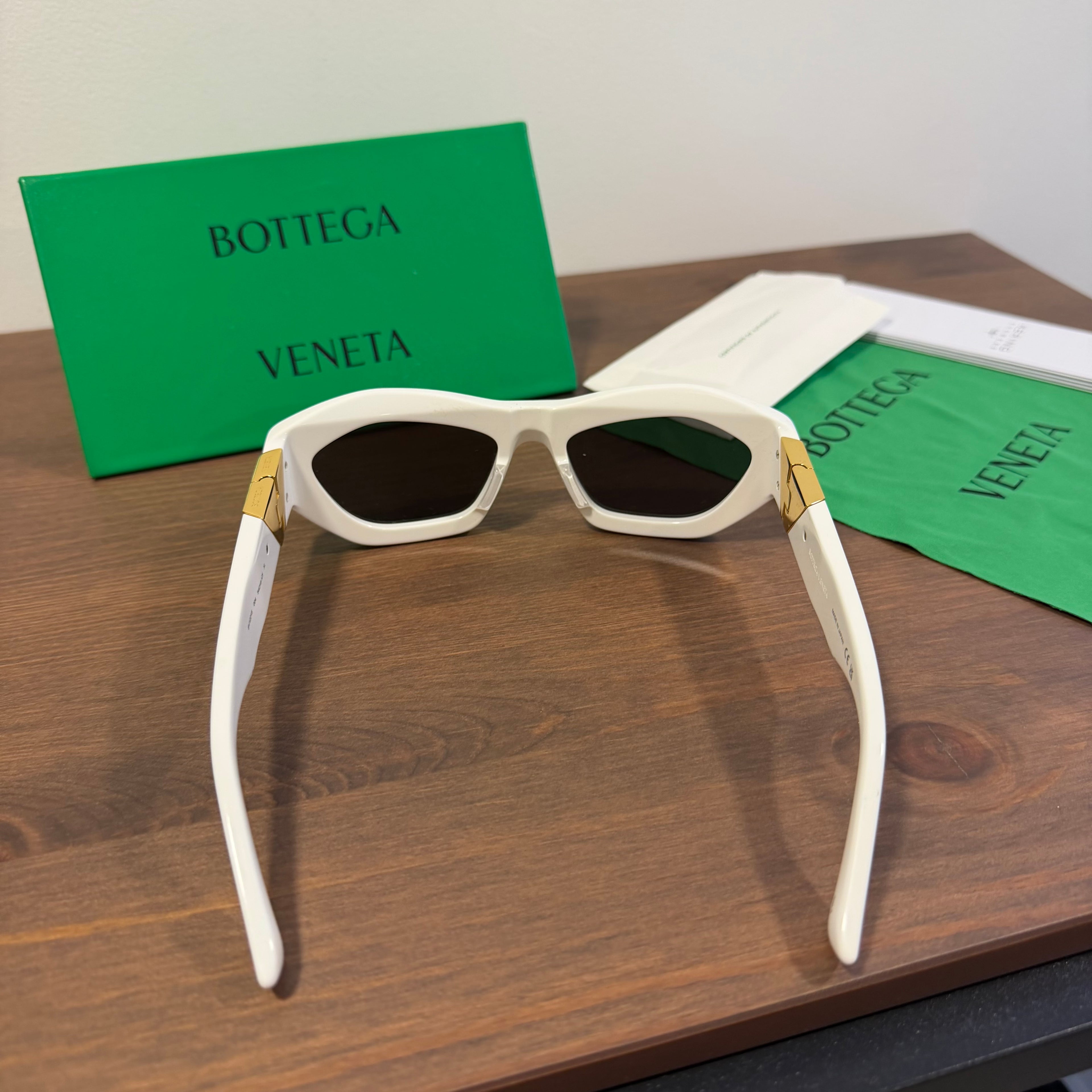 Bottega Veneta Womens Sunglasses BV 1221 004