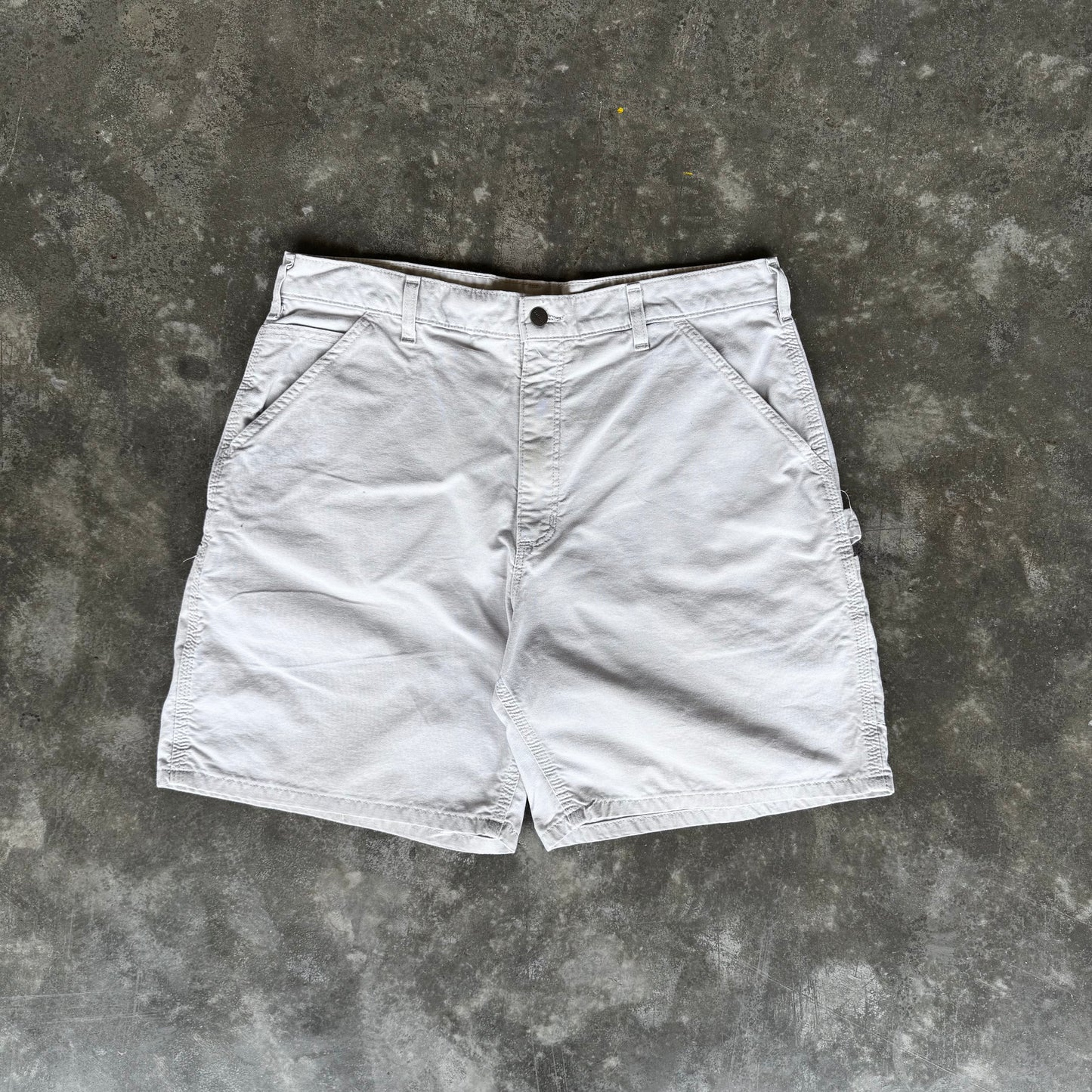 2000s Carhartt Cargo Shorts “Beige”