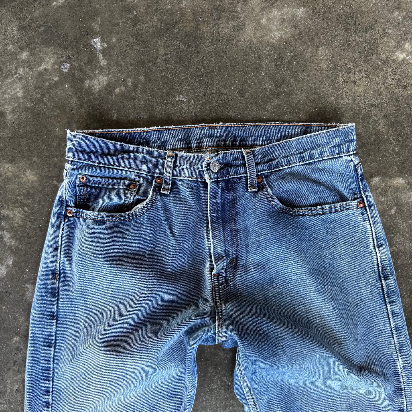 2000s Levi’s 505 Faded Jeans
