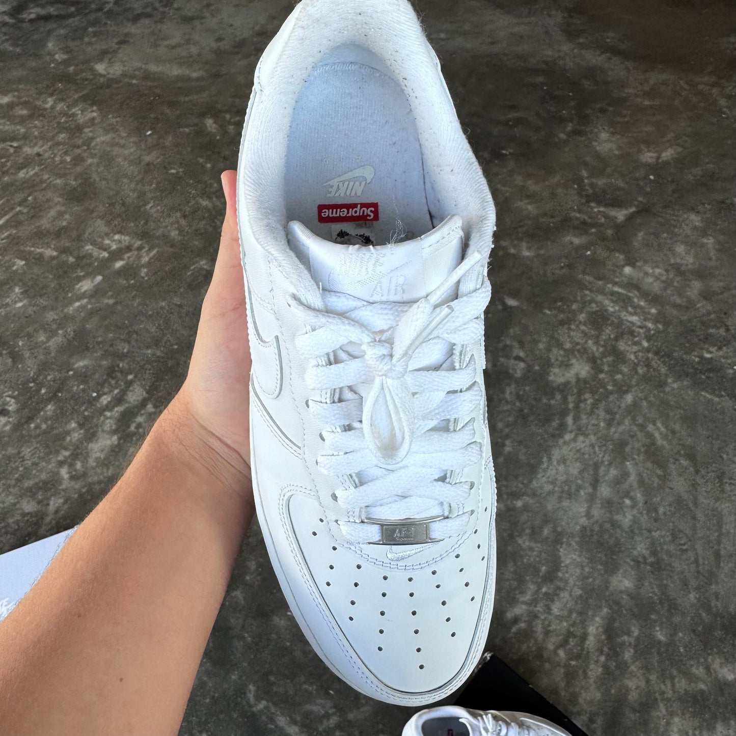 Nike x Supreme Air Force 1 07’ Triple White 8US