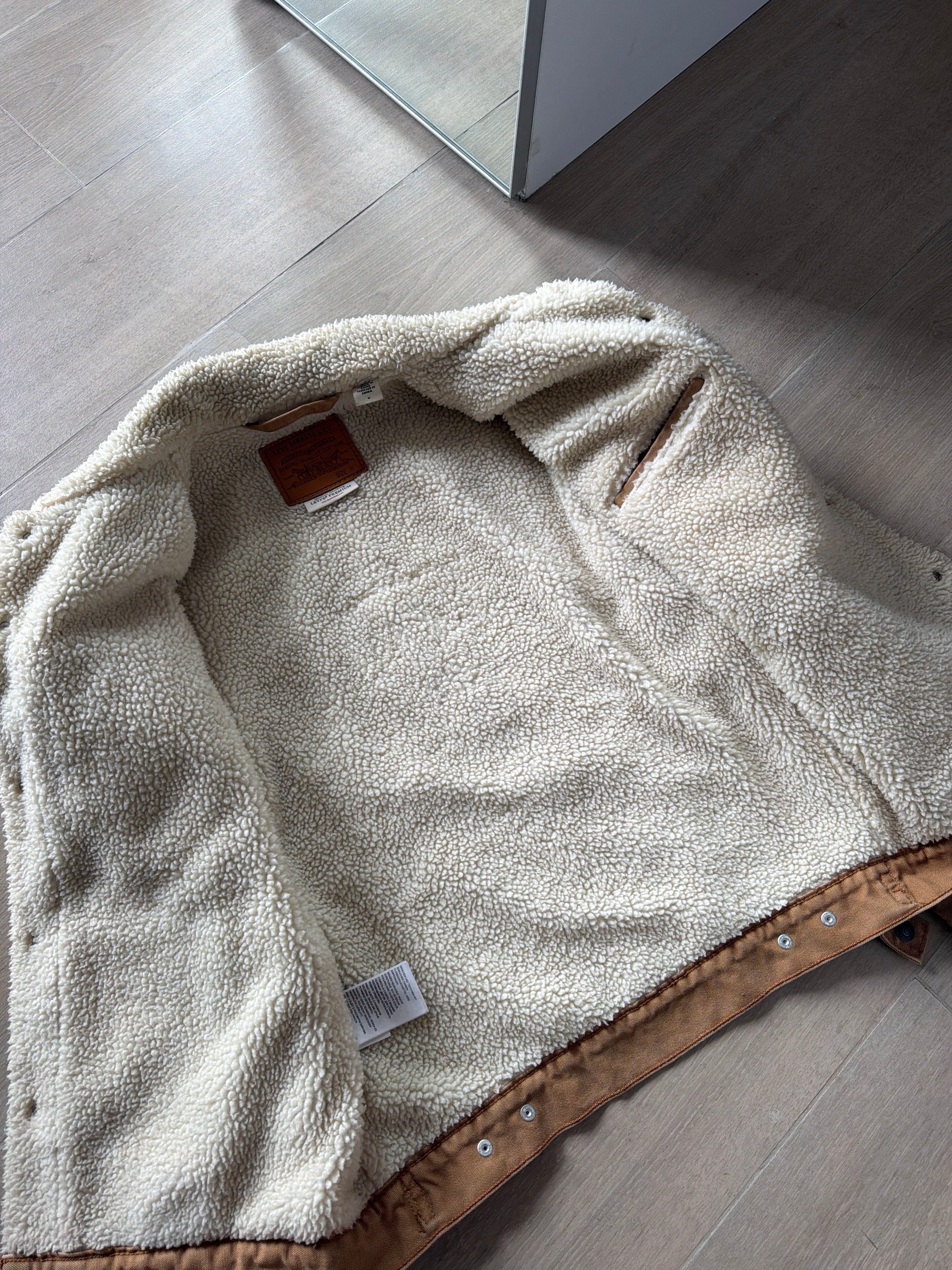 Levis Type III Button Up Sherpa Trucker Jacket Beige