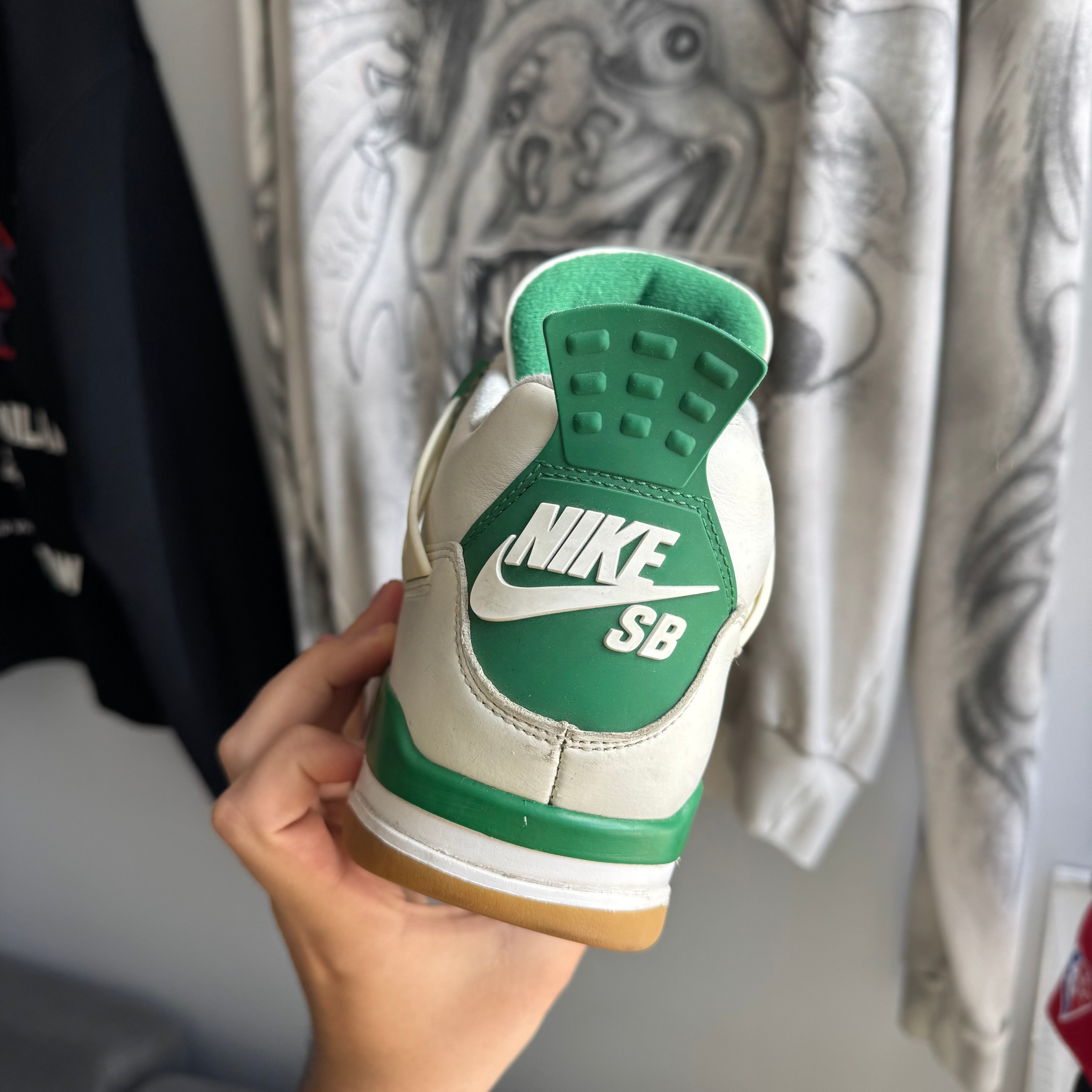 Jordan 4 Retro SB Pine Green