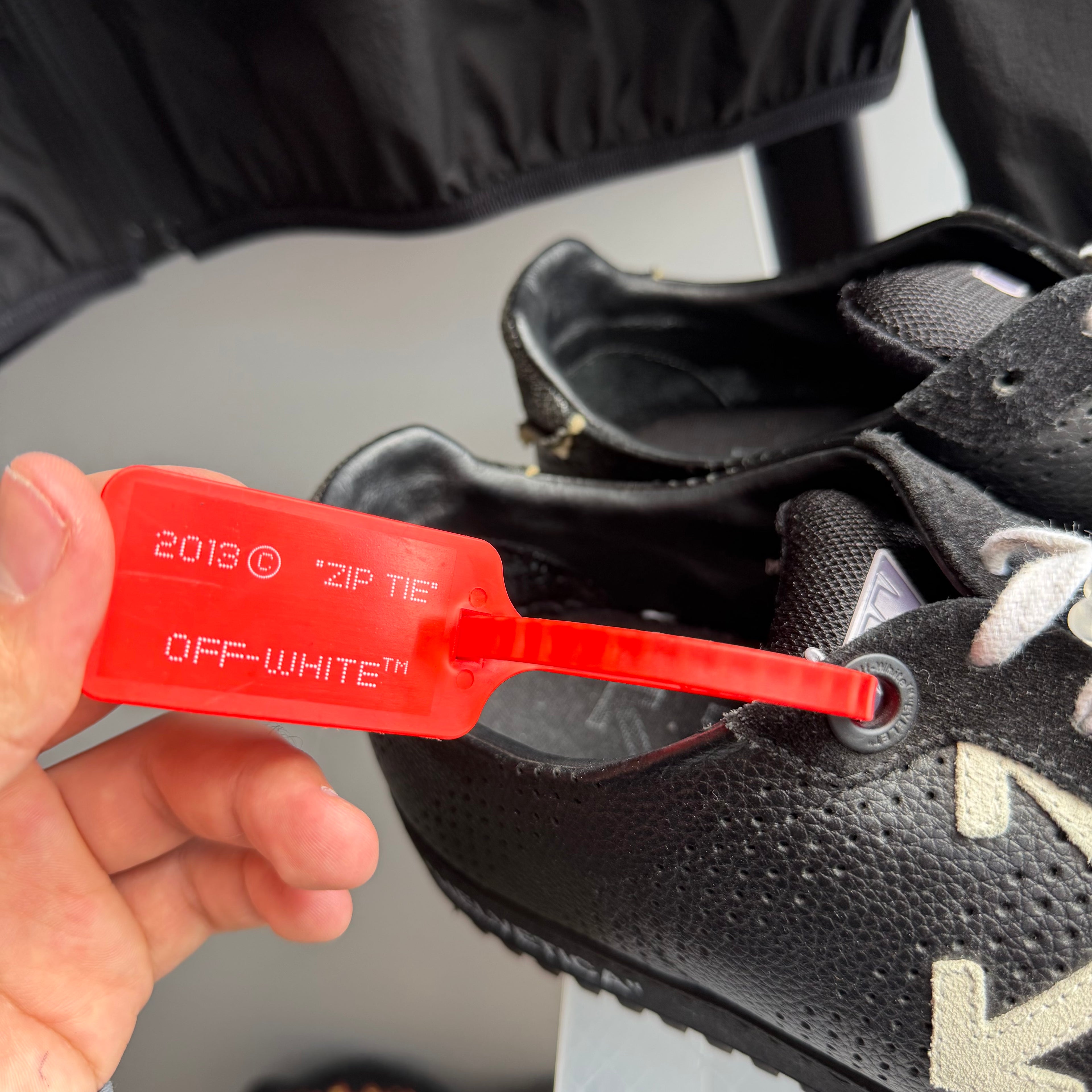 Off-White Low 2.0 Helvetica Sneaker Black