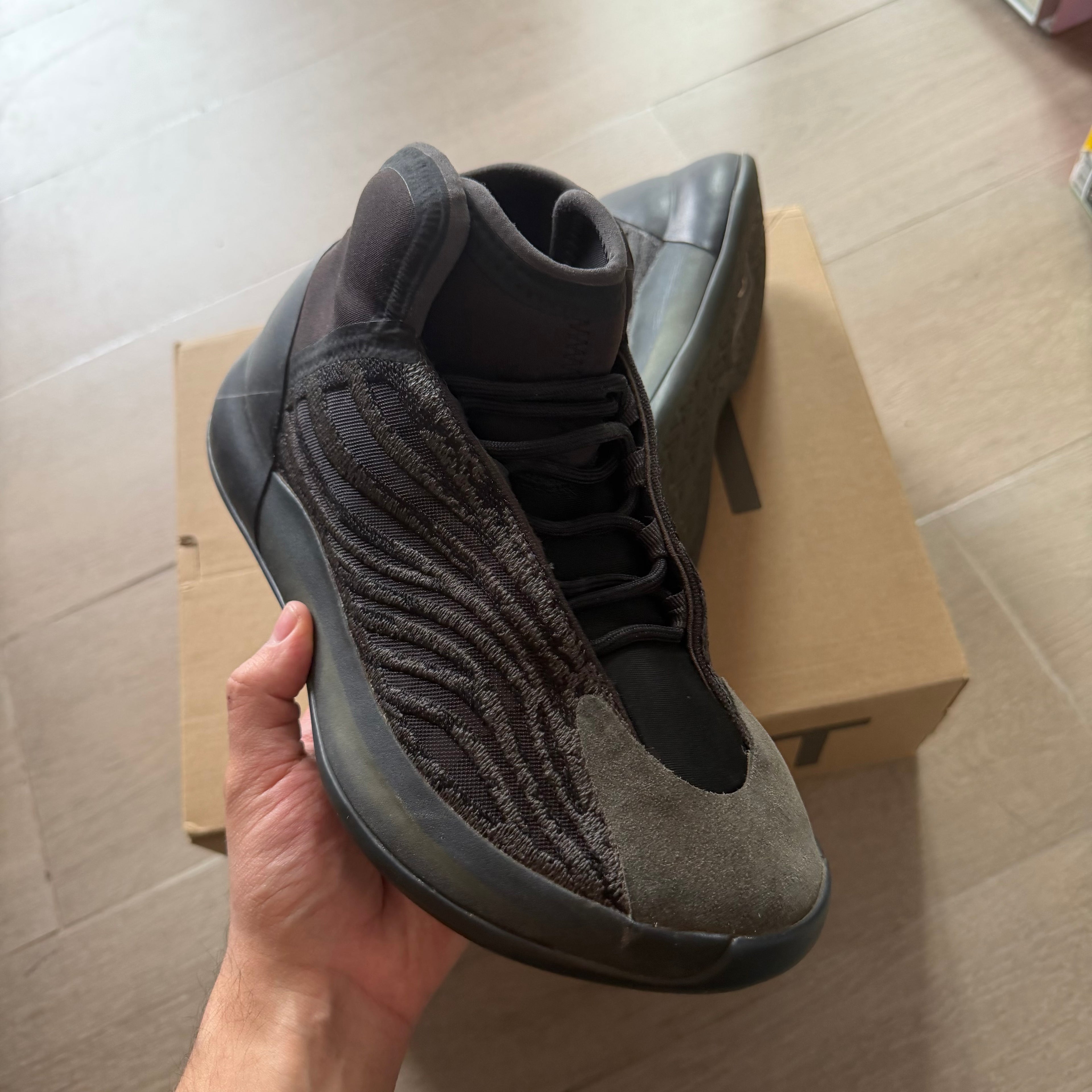 adidas Yeezy QNTM Onyx (9.5)