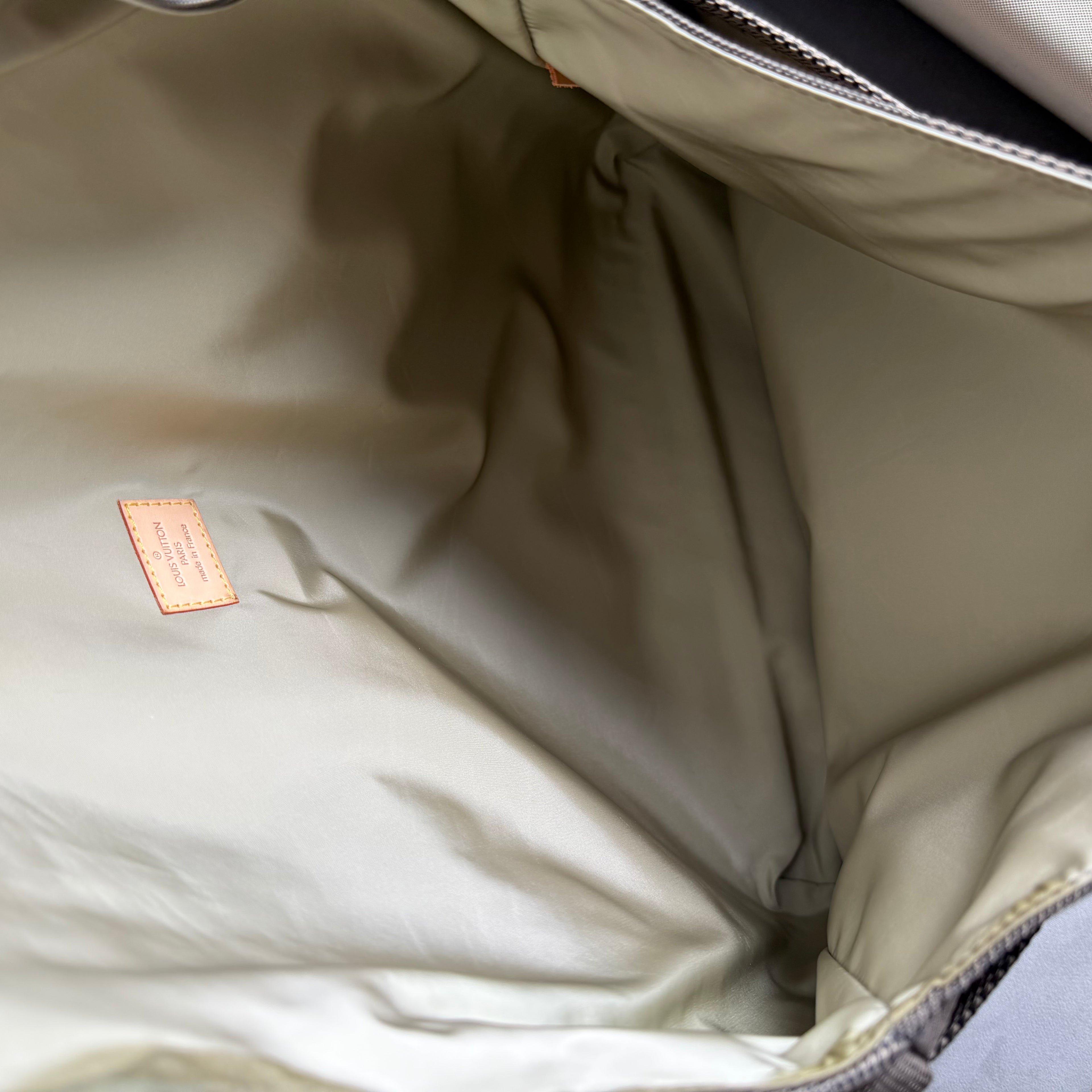 Louis Vuitton Damier Geant Messenger Bag