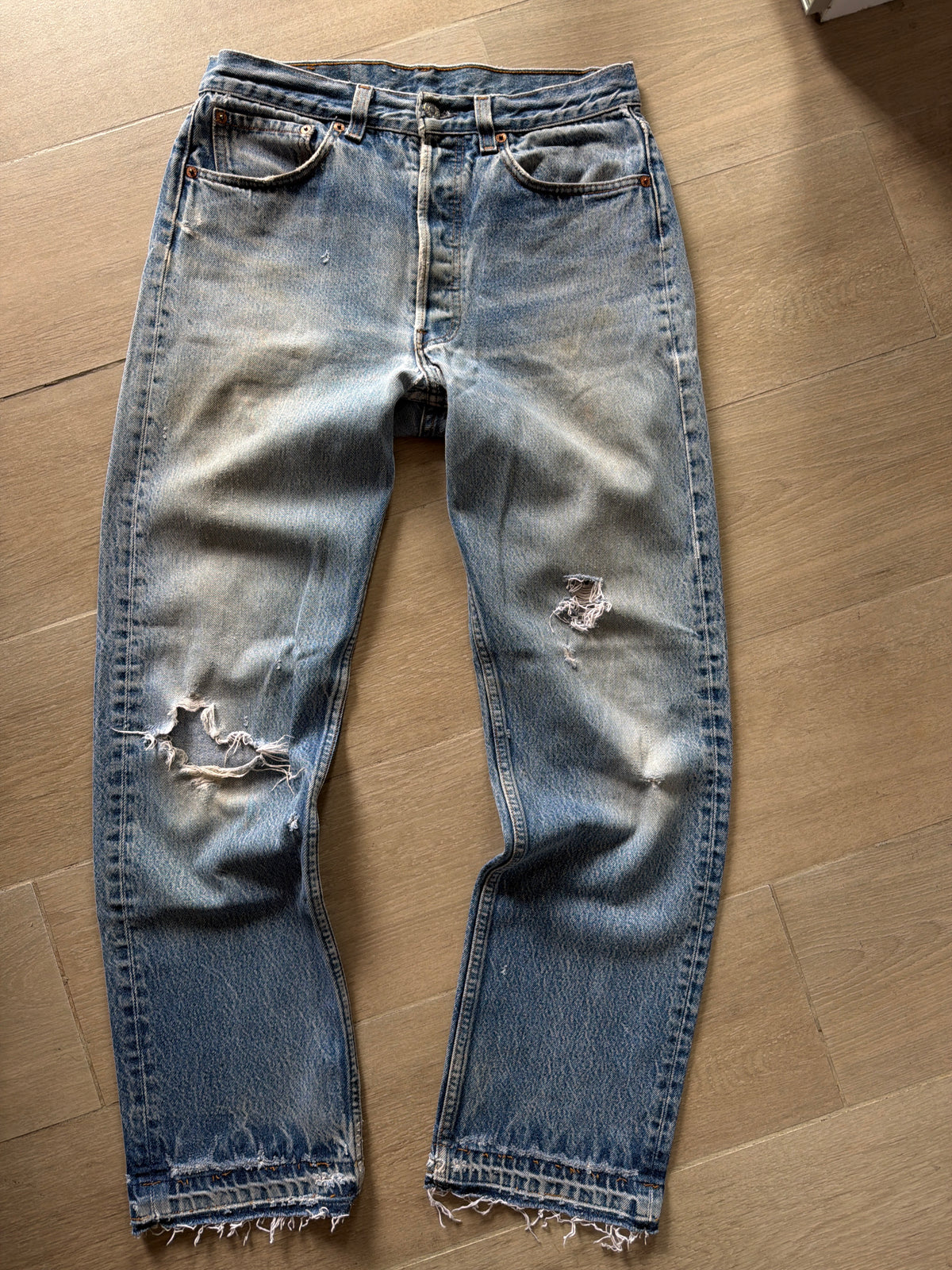 1980s Levi 501 “Light Wash” Denim Jeans (30w)