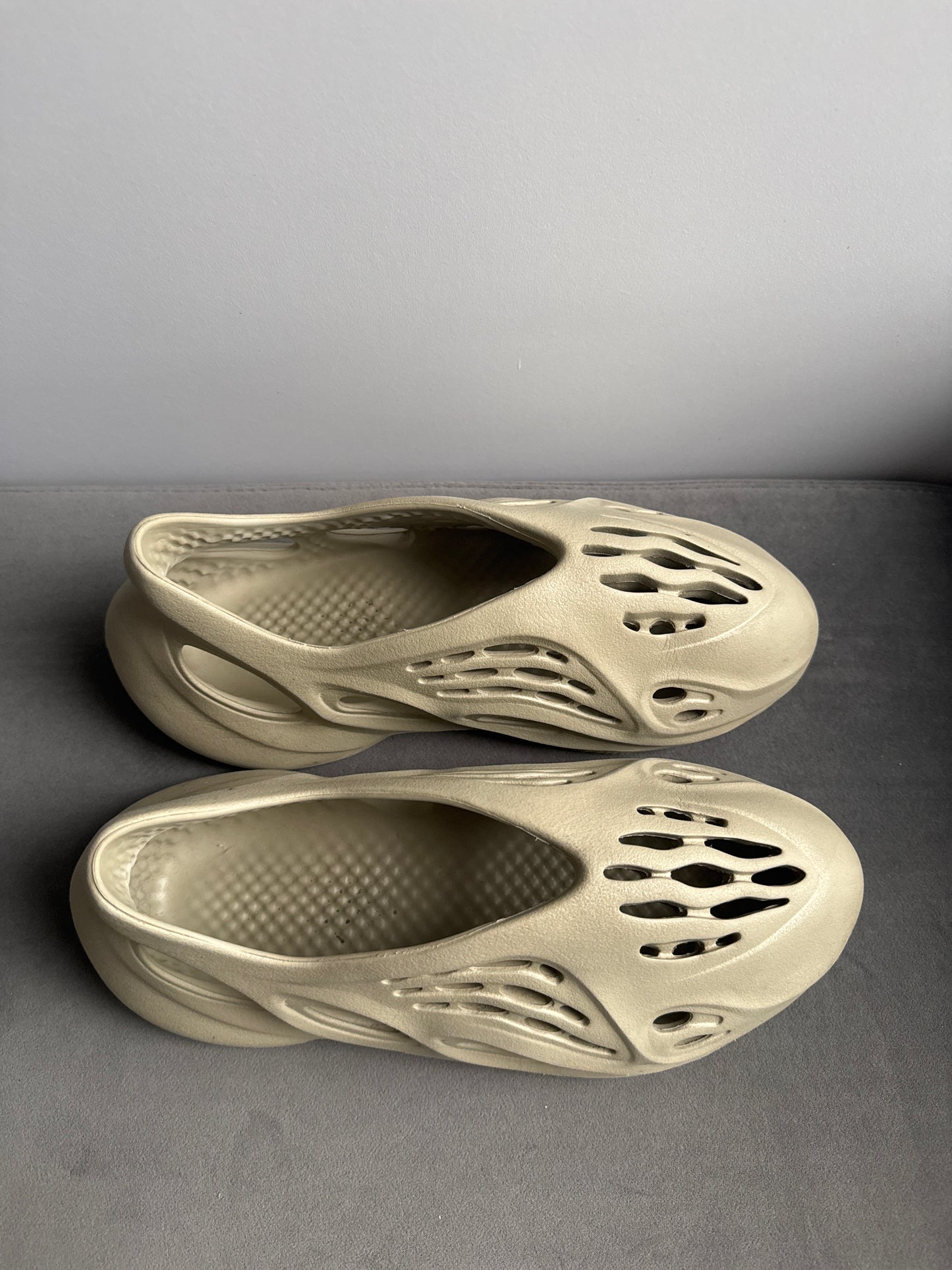 adidas Yeezy Foam RNR Sand