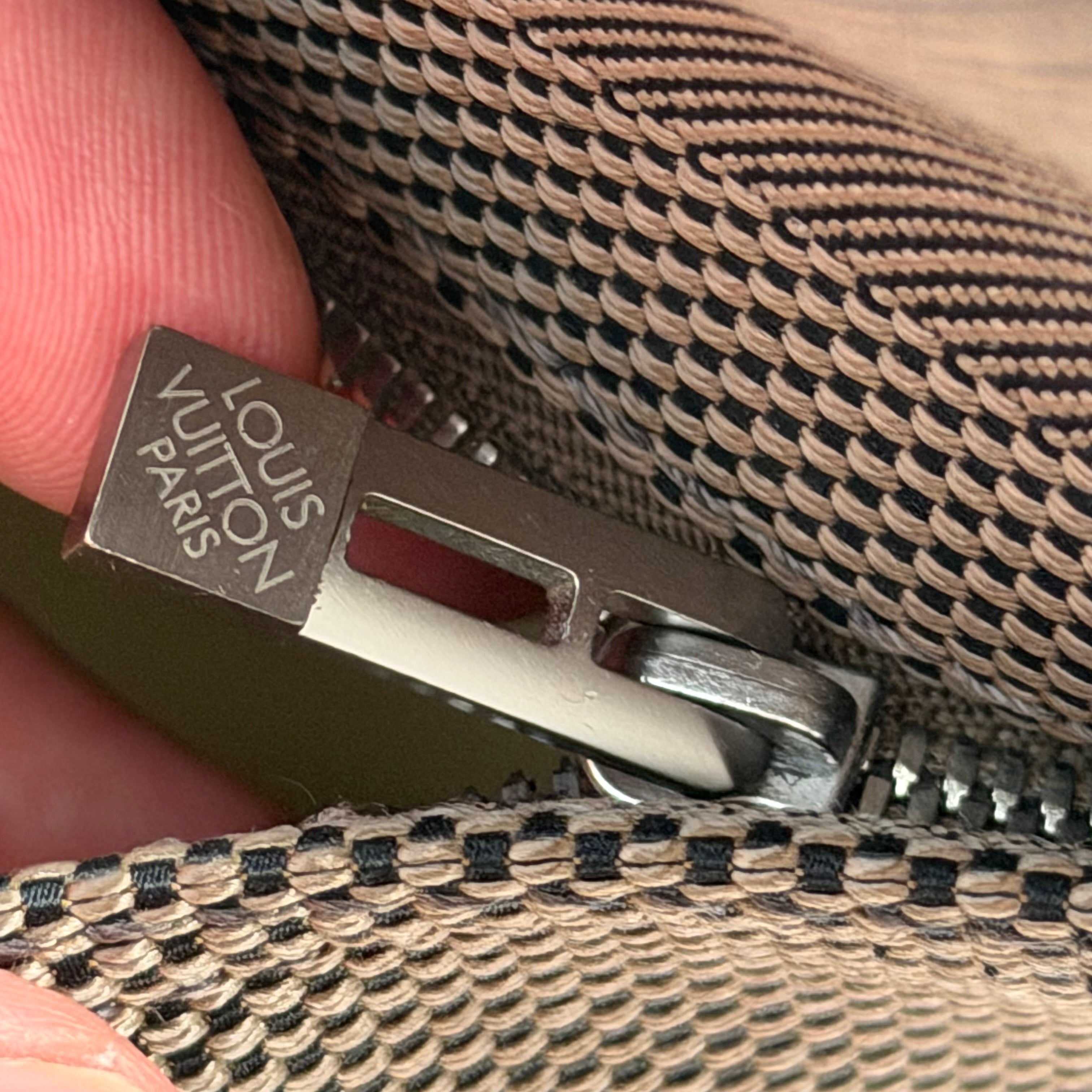 Louis Vuitton Damier Geant Messenger Bag