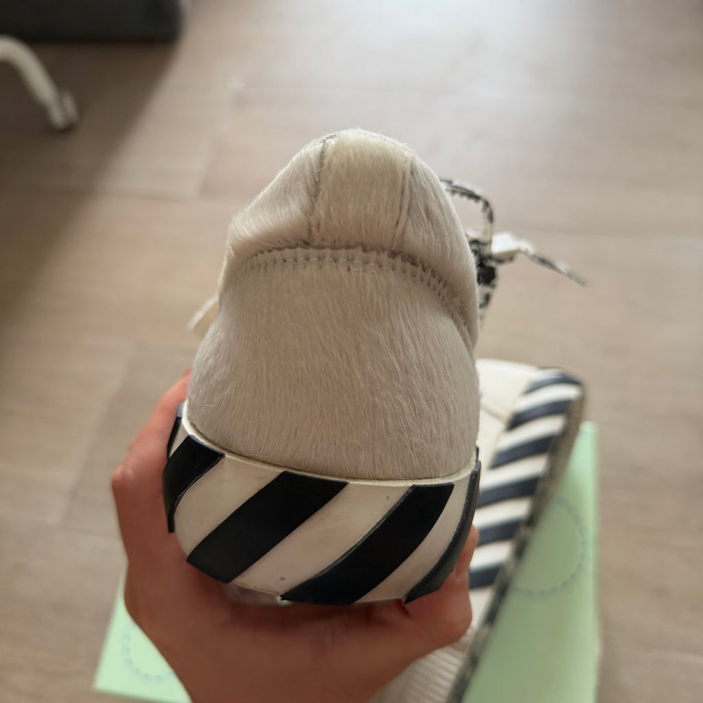 Off-White Vulcanized Low Top Sneakers White/Black (44EU)