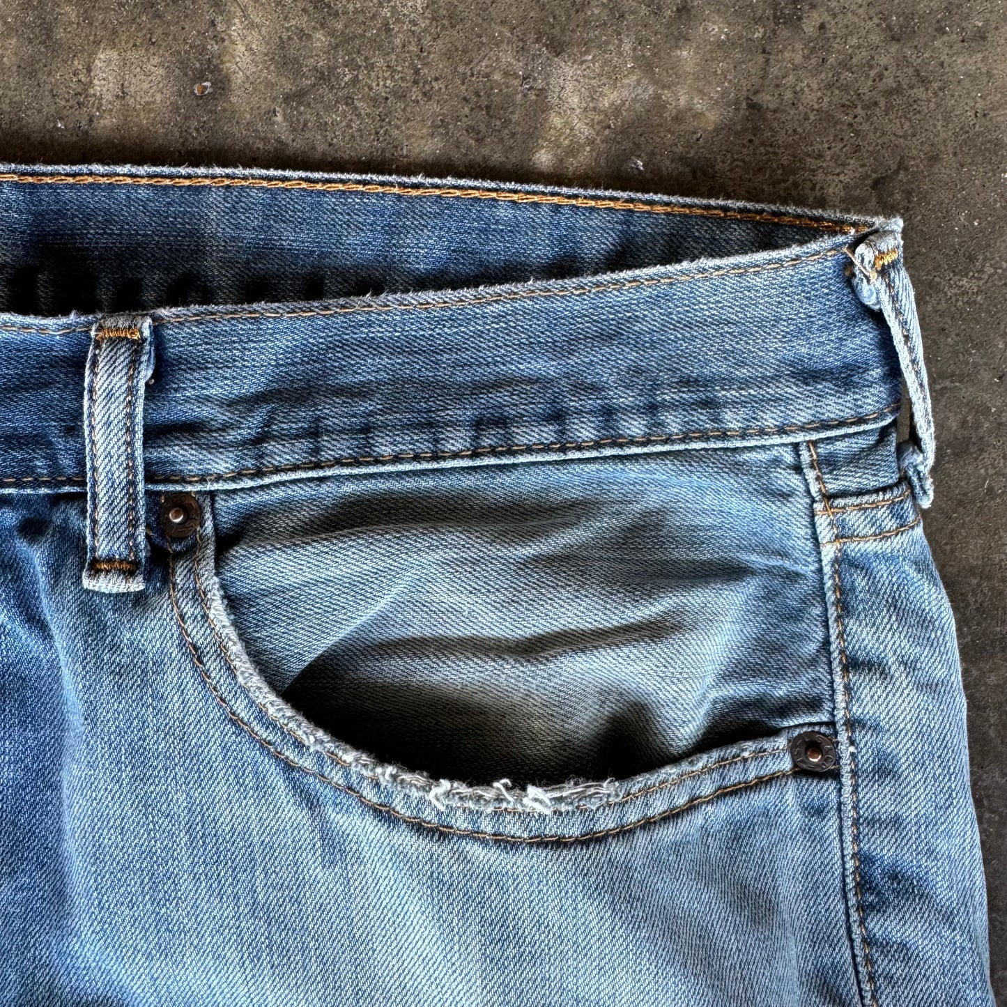 2000s Levis 559 Faded Denim Jeans