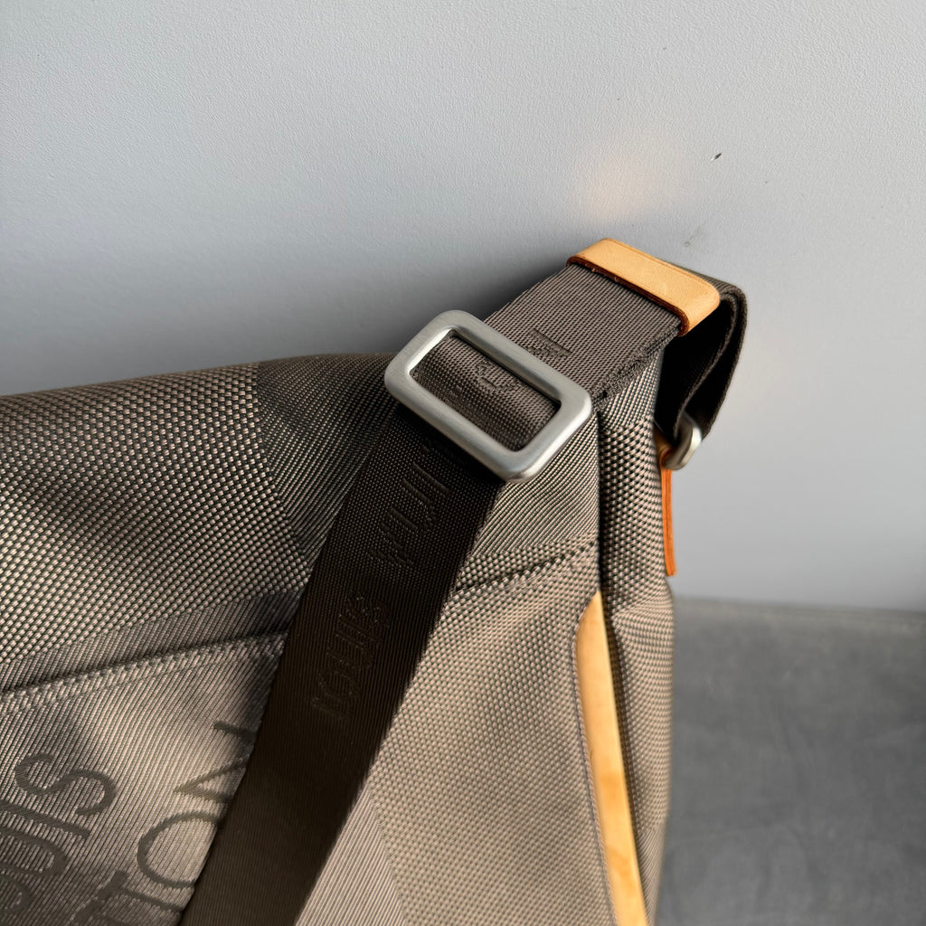 Louis Vuitton Damier Geant Messenger Bag