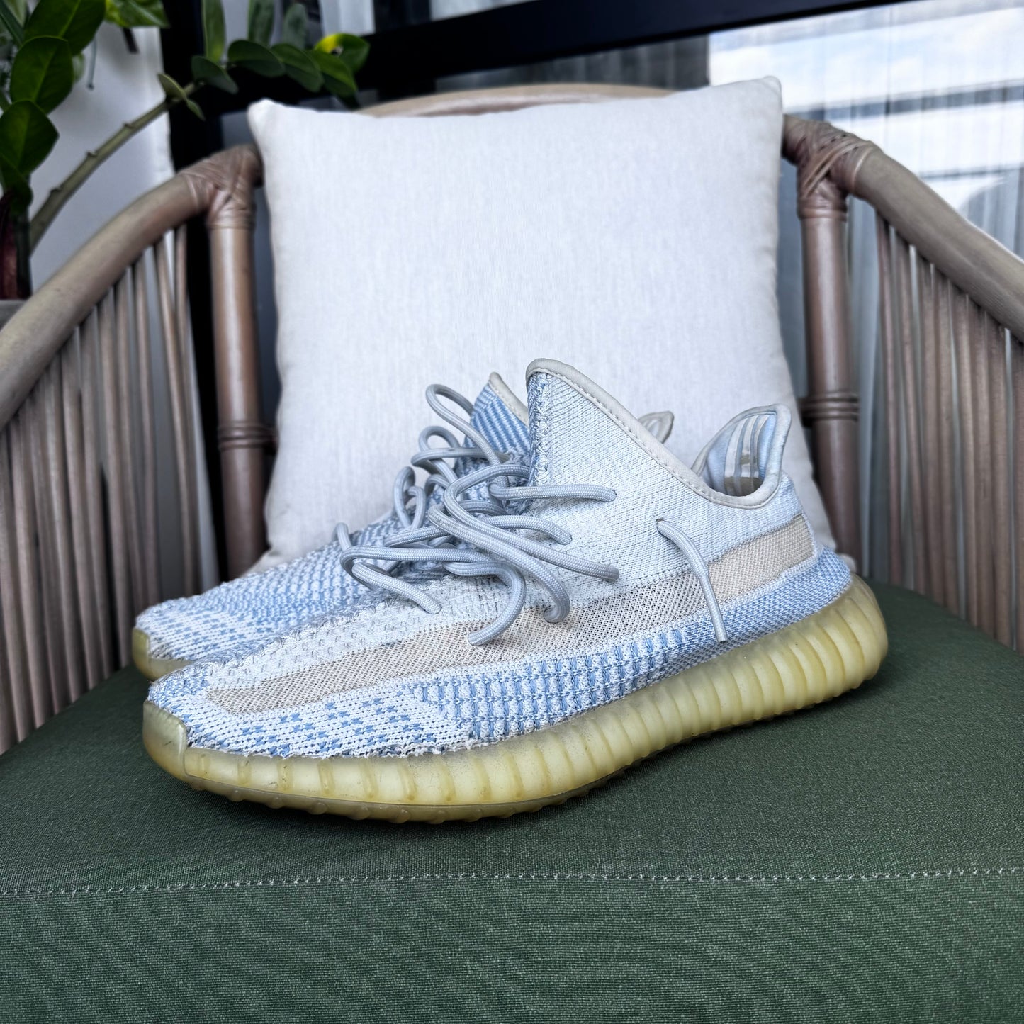 adidas Yeezy Boost 350 V2 Cloud White
