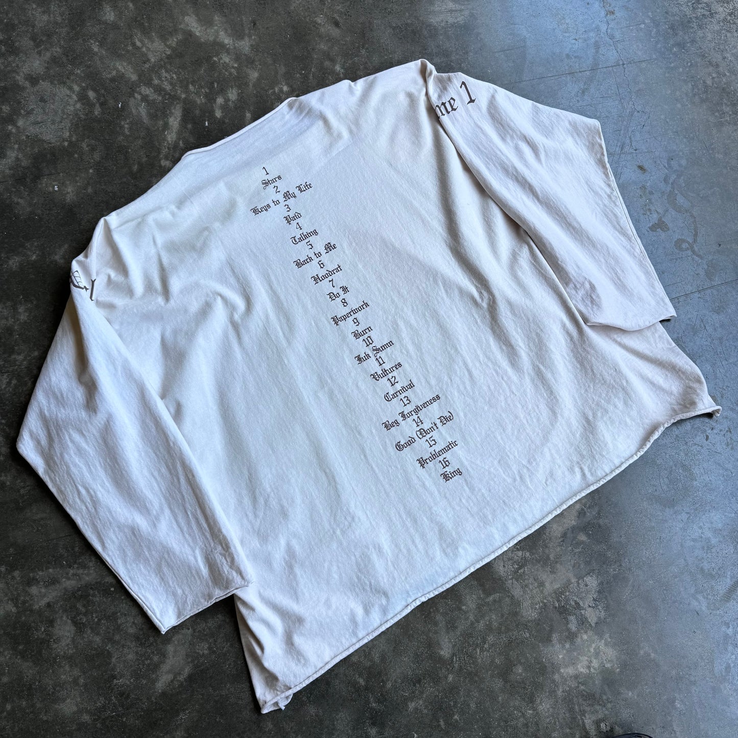 YZY Vultures T Large White Ls (3)