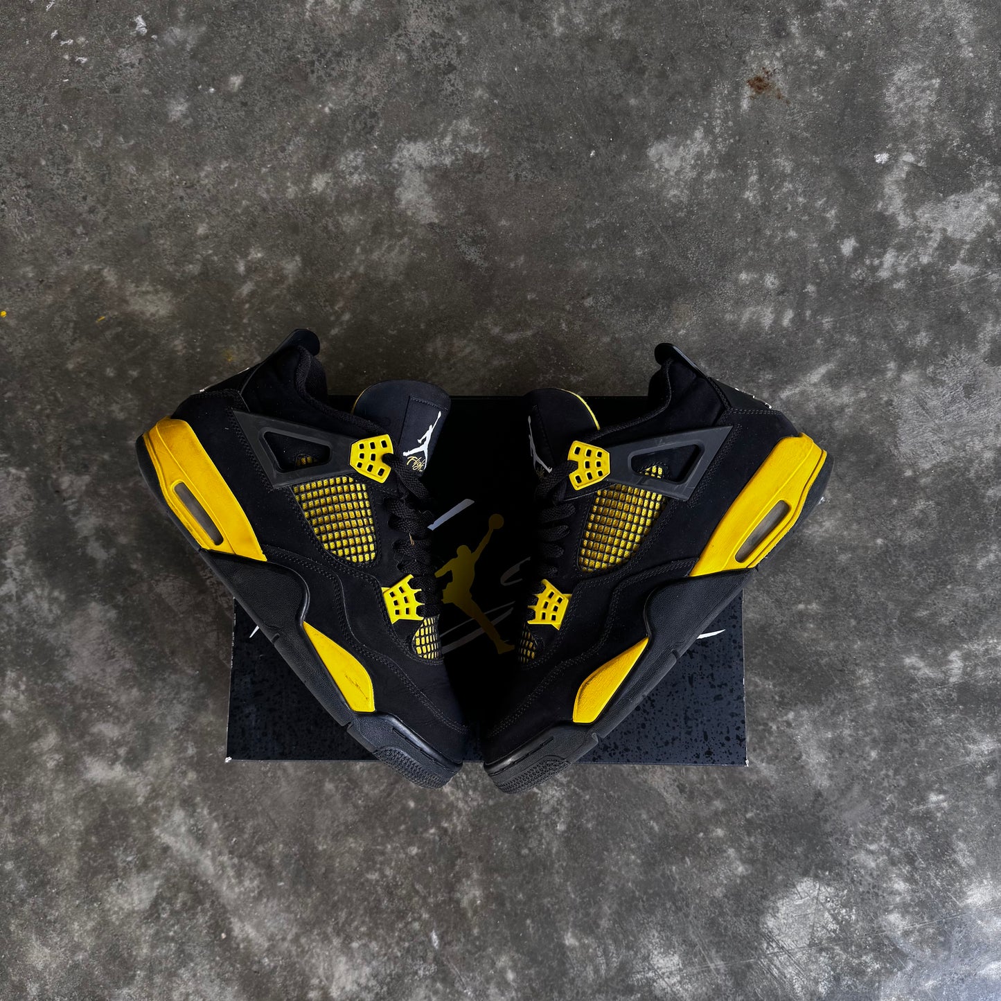 Jordan 4 Retro Thunder