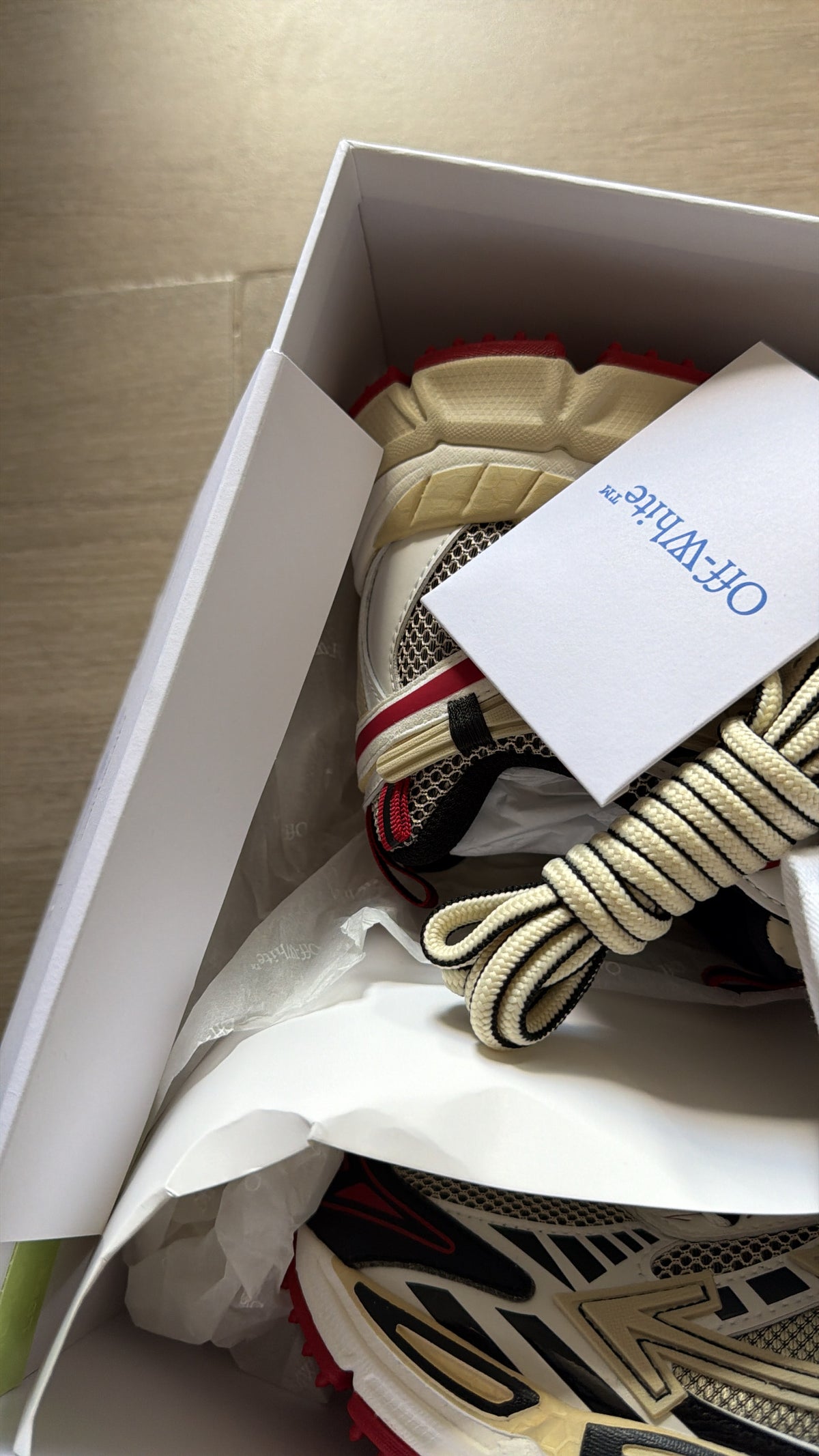 Off-White Be Right Back Sand Red Sneakers (41EU)