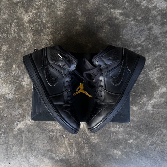 Jordan 1 Mid Triple Black