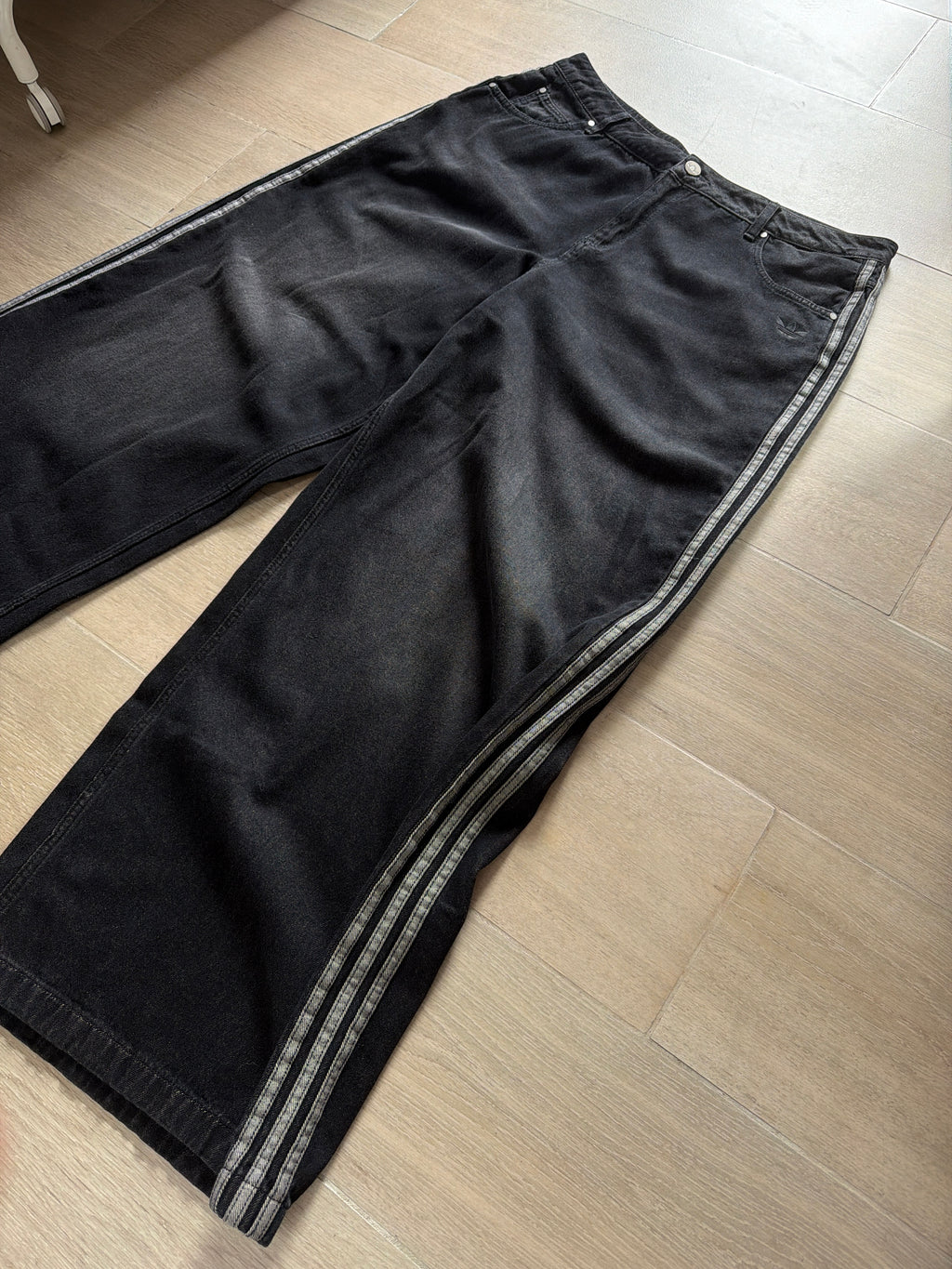 adidas Originals Faded 3-Stripes Baggy Jeans Black (36w)