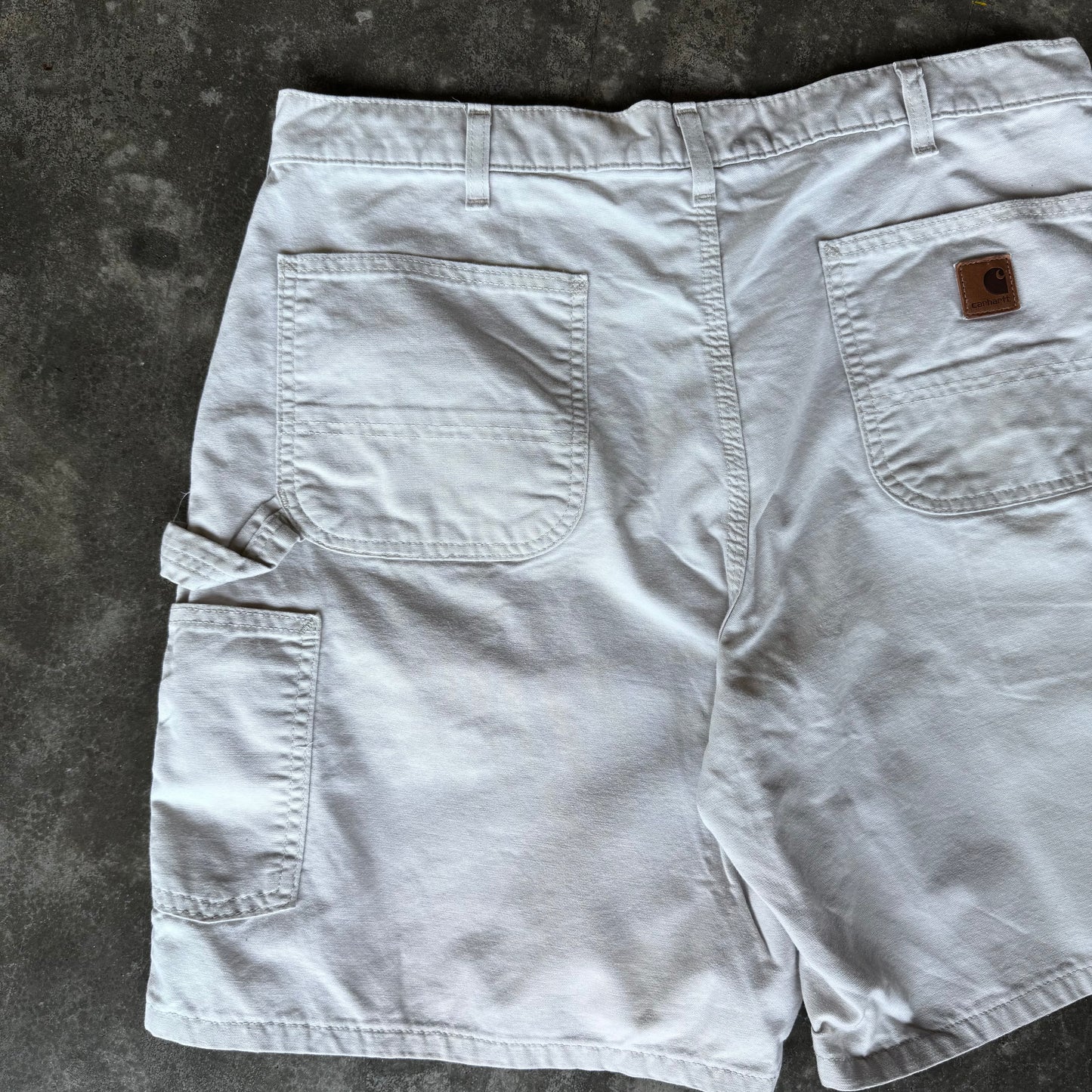 2000s Carhartt Cargo Shorts “Beige”
