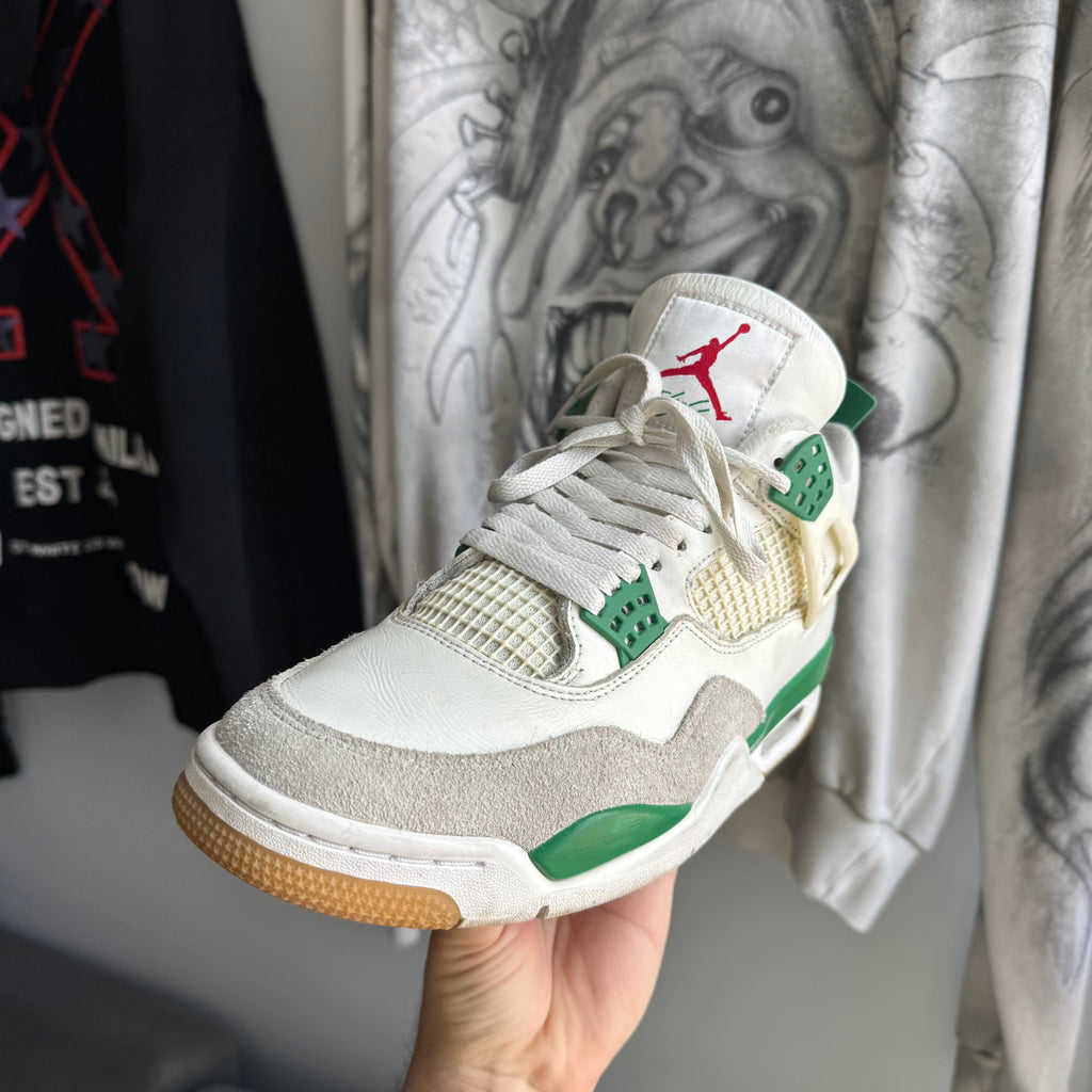 Jordan 4 Retro SB Pine Green