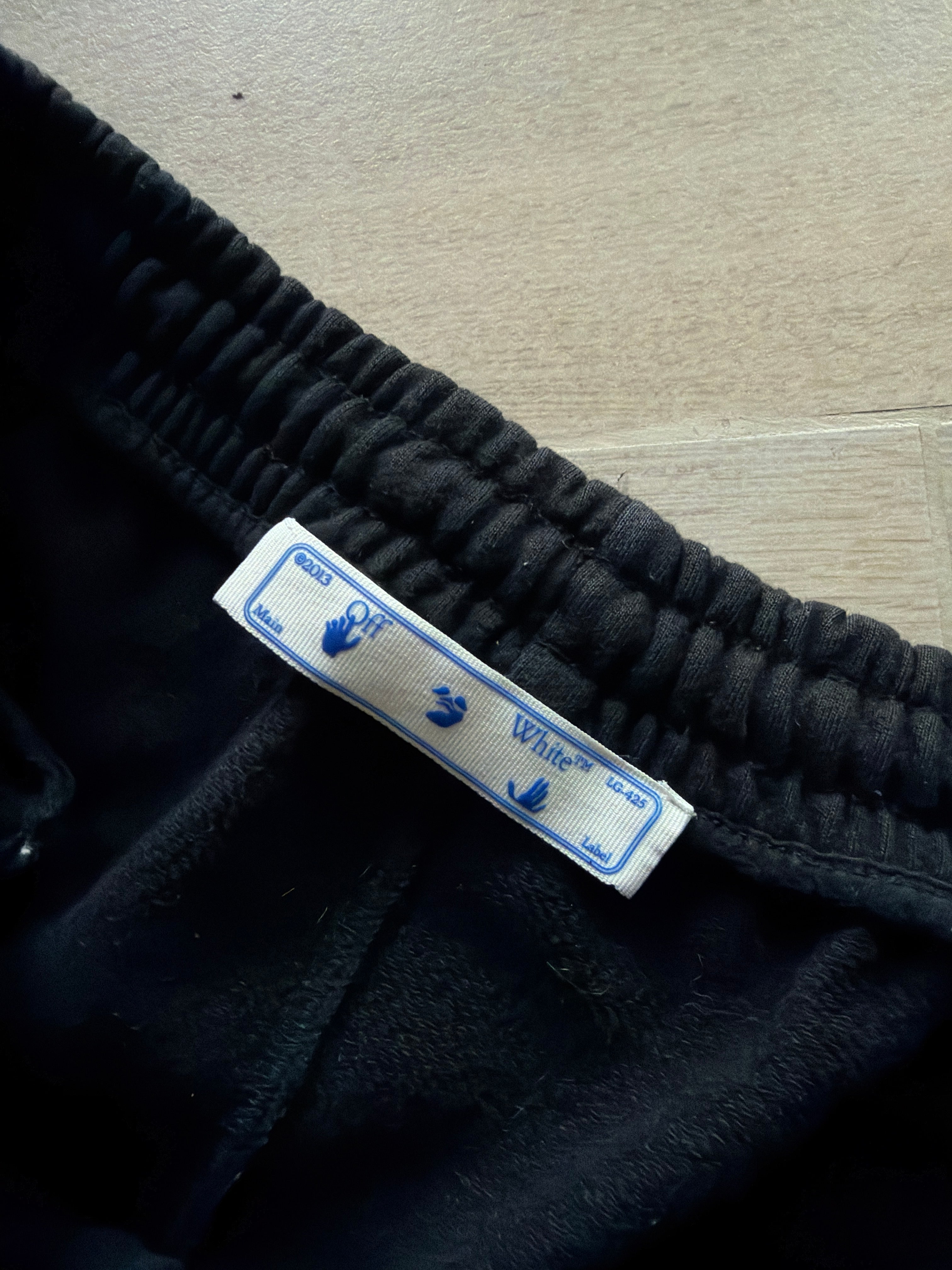 Off-White Tornado Arrow Shorts Black