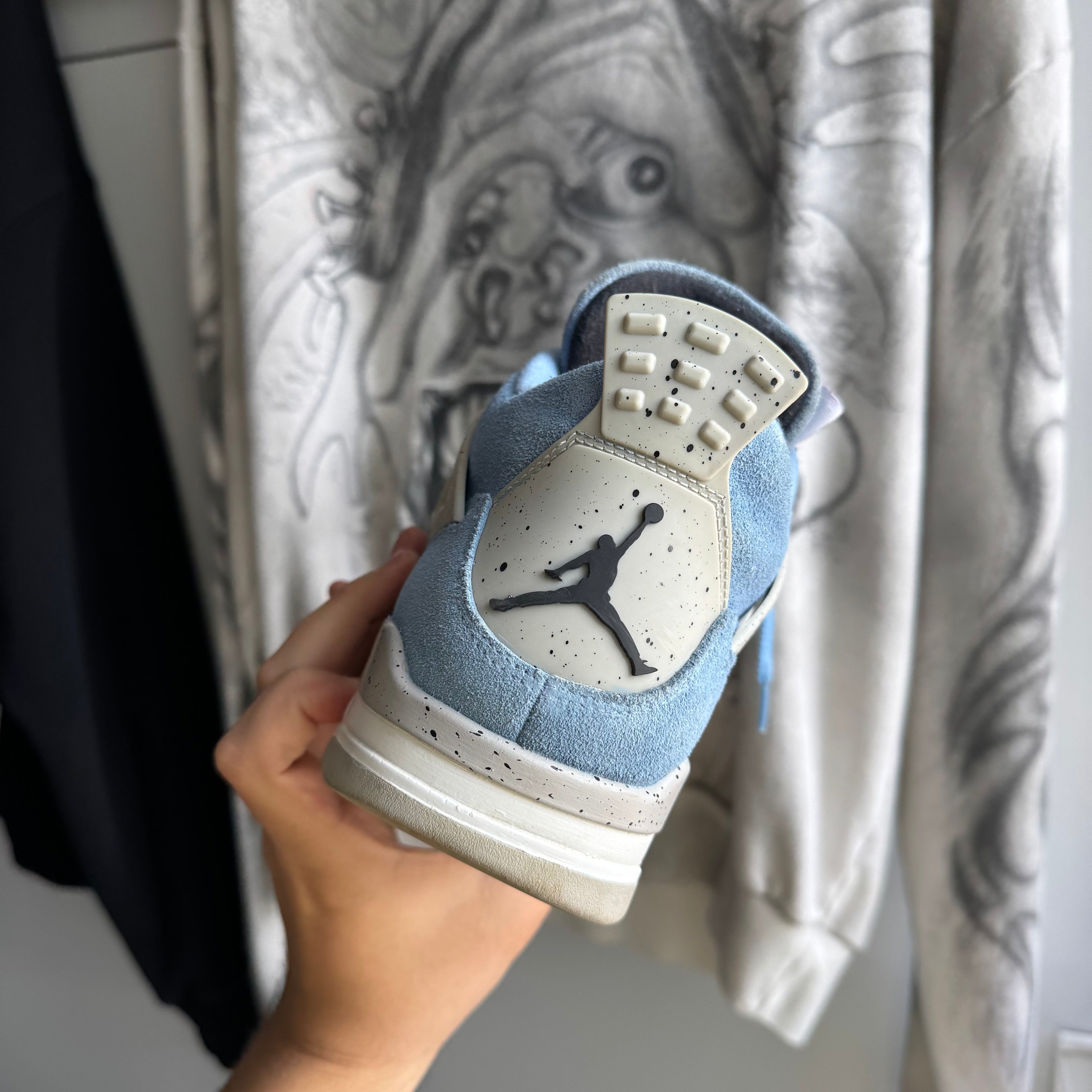 Jordan 4 Retro University Blue