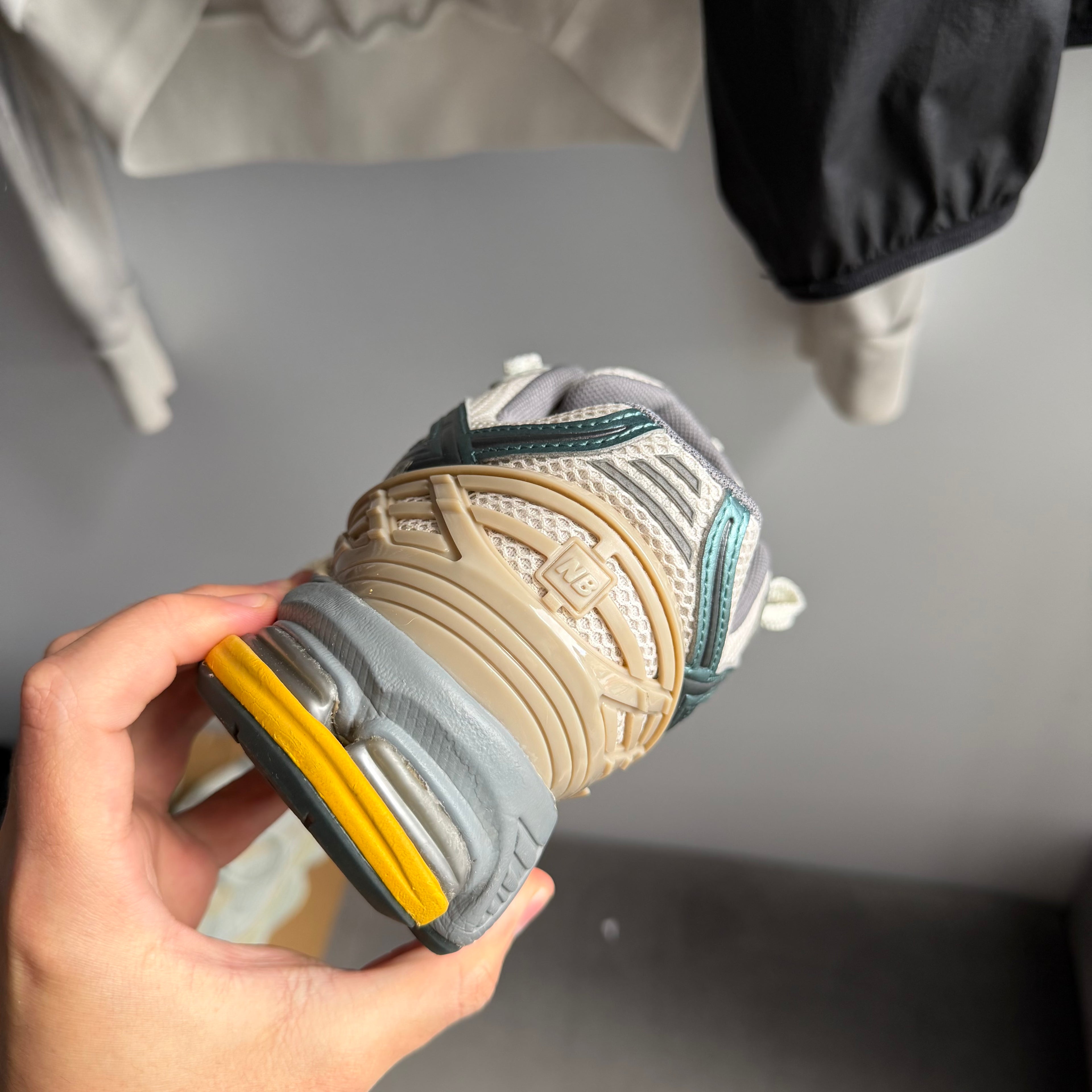 New Balance 1906R Metallic Teal