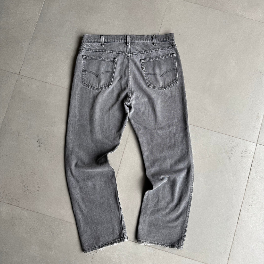 1980s Levi Denim “Grey” Jeans Straight Fit