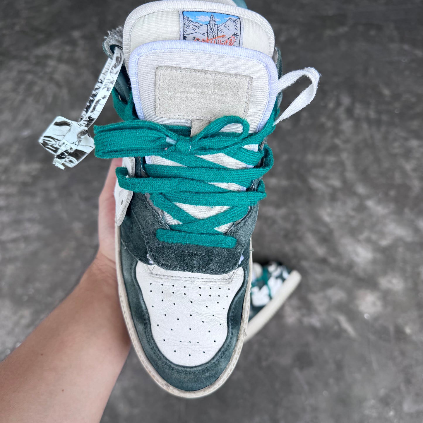 Off-White Floating Arrow Low-Top Sneakers