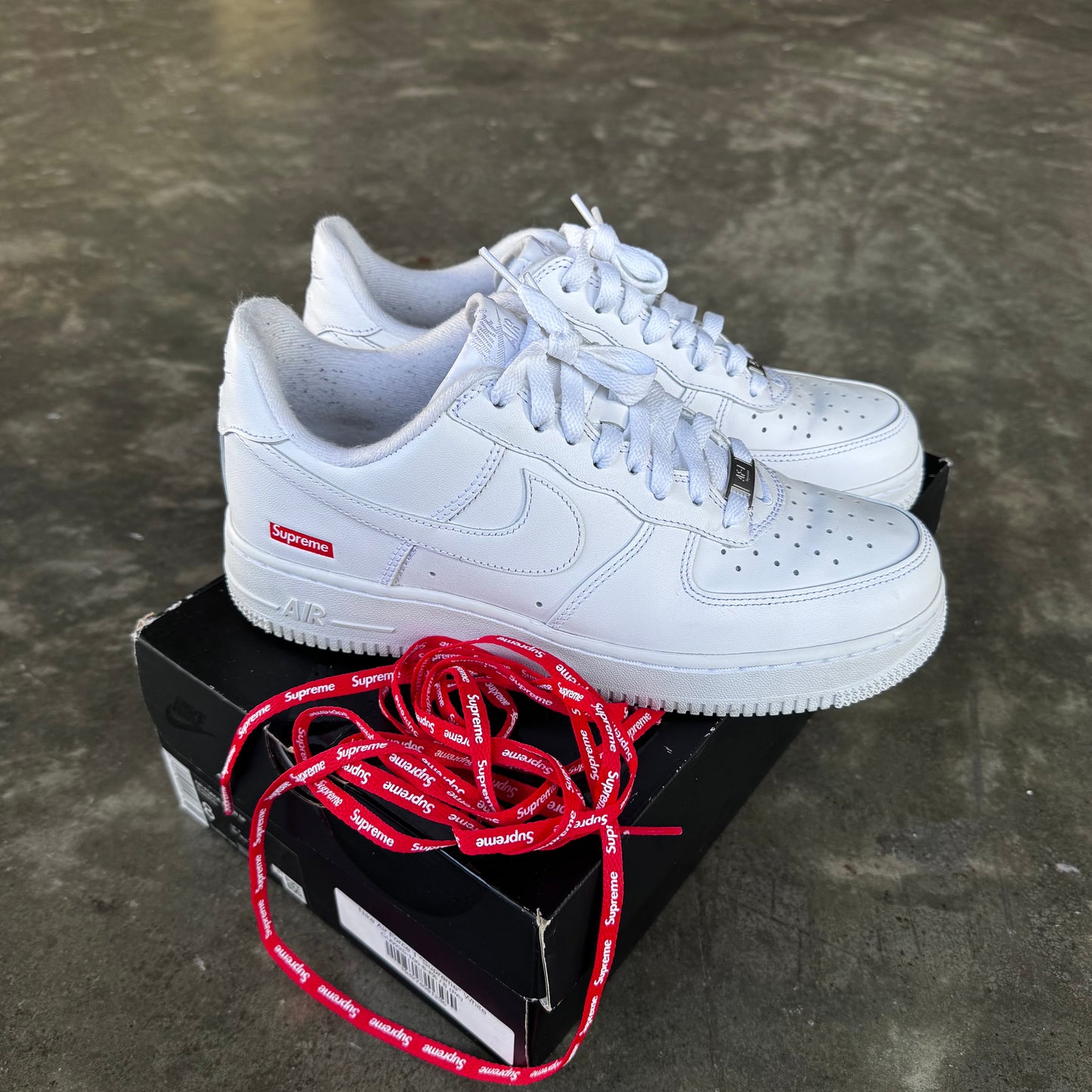 Nike x Supreme Air Force 1 07’ Triple White 8US