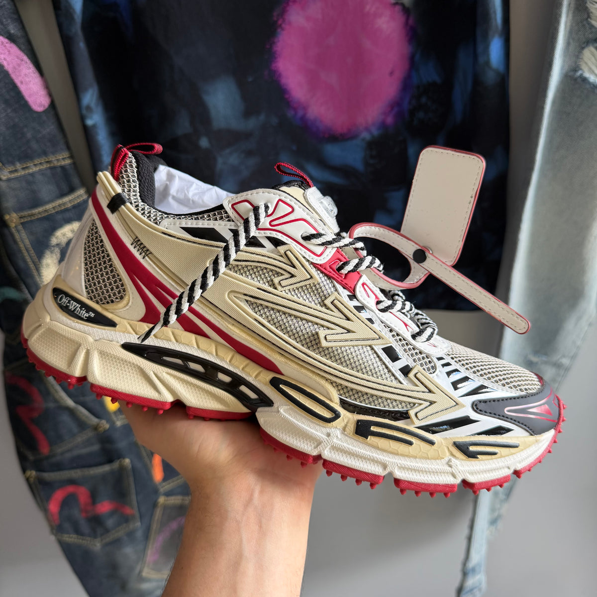 Off-White Be Right Back Sand Red Sneakers (41EU)