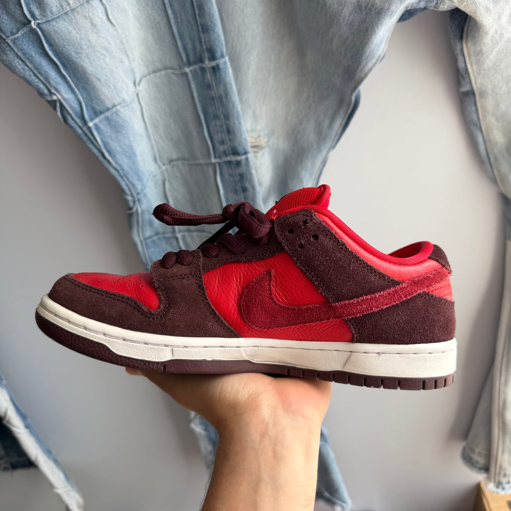 Nike SB Dunk Low Cherry (7.5US)