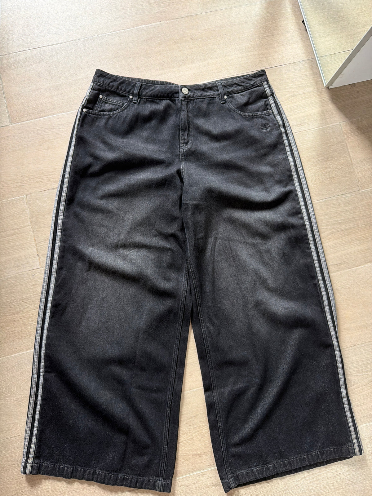 adidas Originals Faded 3-Stripes Baggy Jeans Black (36w)