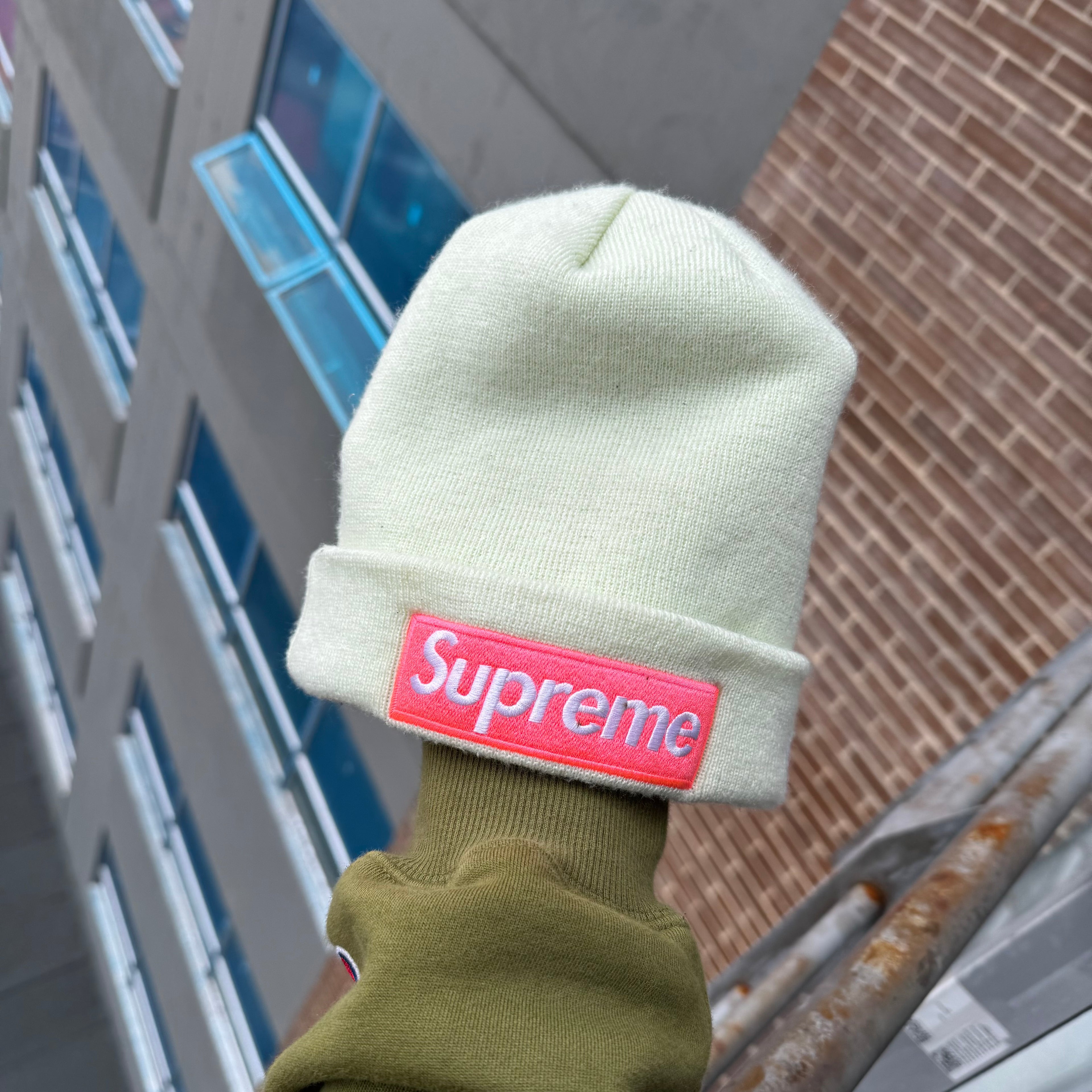 Supreme New Era Box Logo Beanie Pale Lime(FW17)