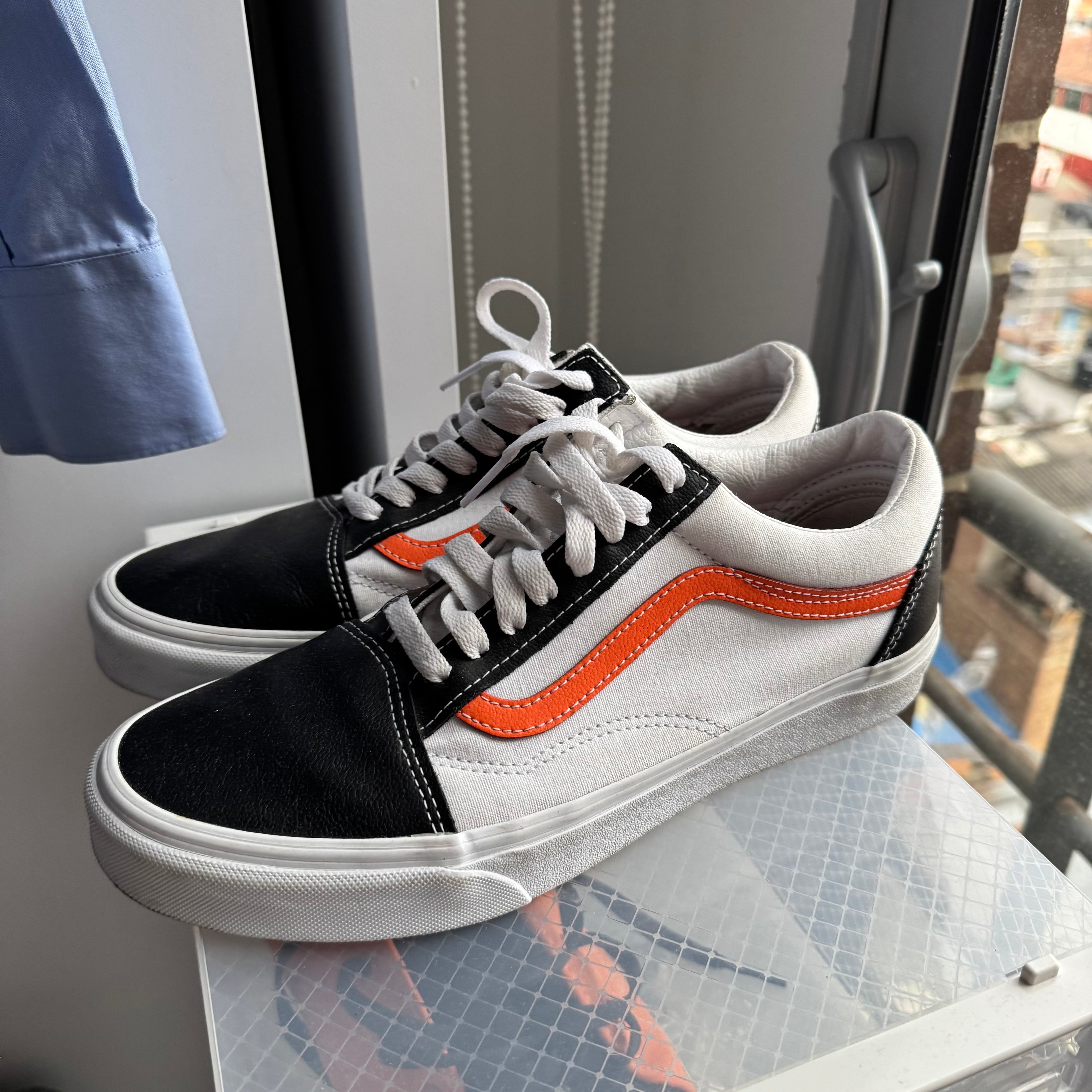 Vans Old Skool Black/Orange Sneakers